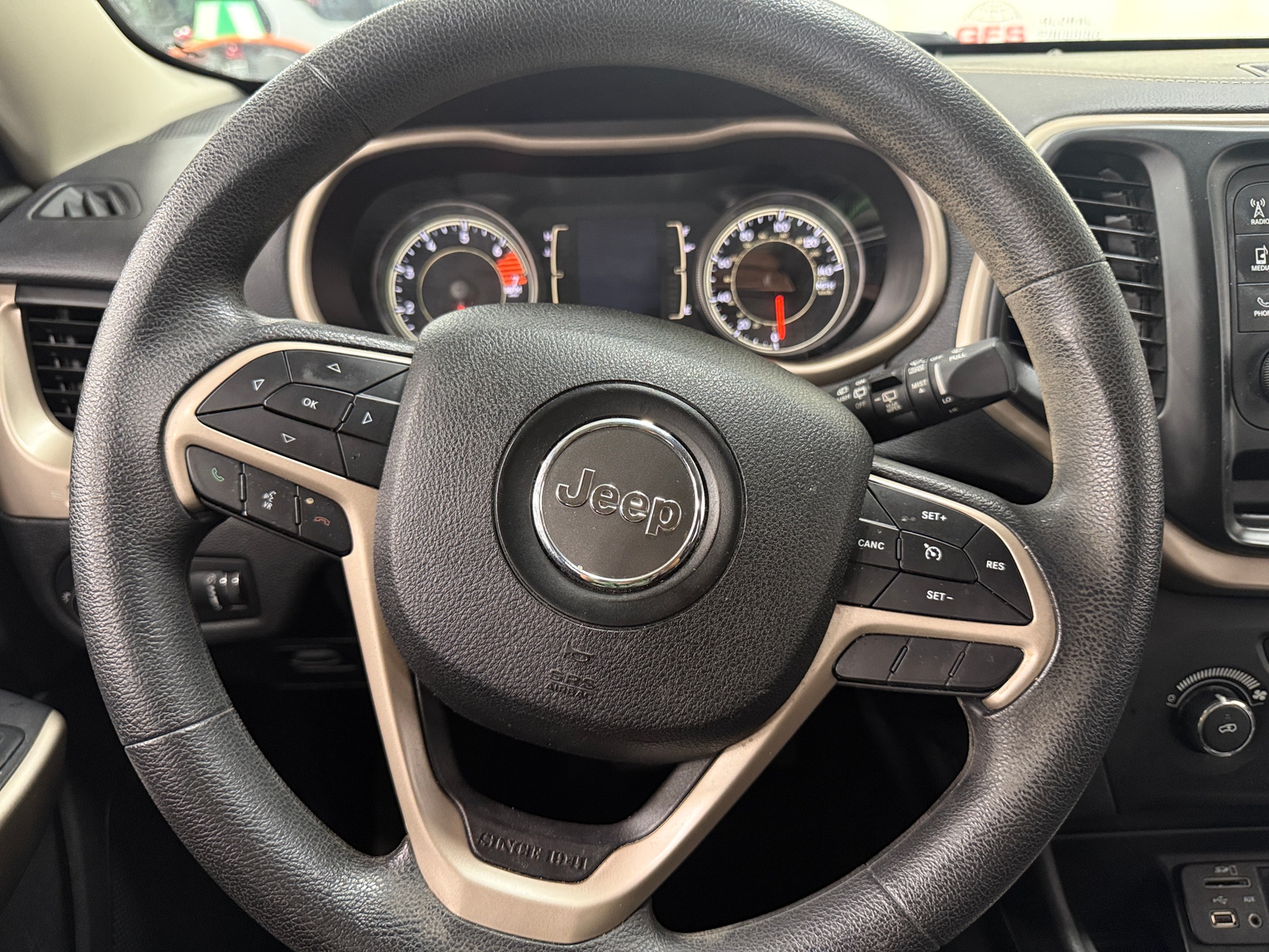 Thumbnail: 2018 Jeep Cherokee - 5