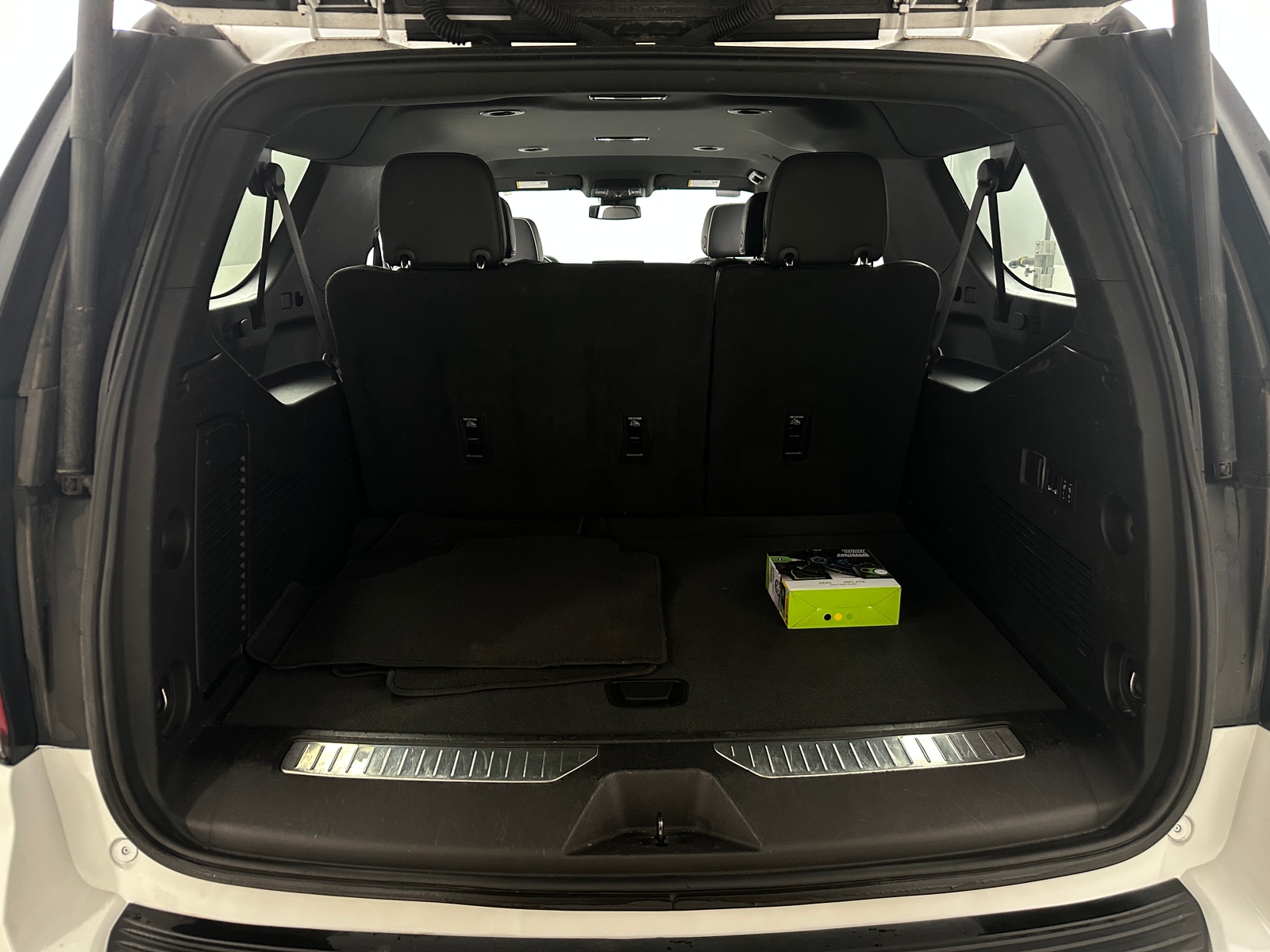 Thumbnail: 2023 Chevrolet Suburban - 6