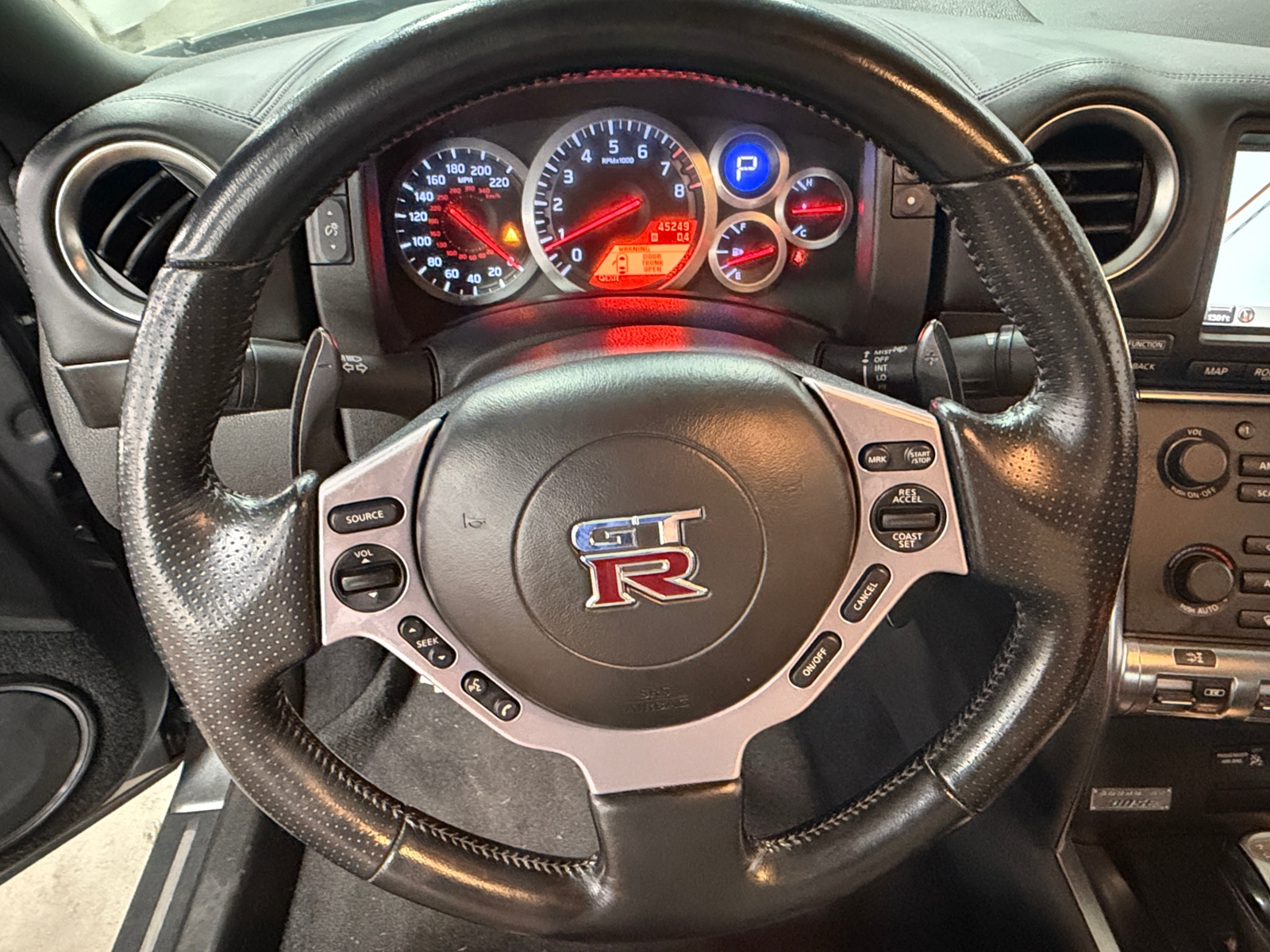 Thumbnail: 2010 Nissan GT-R - 3