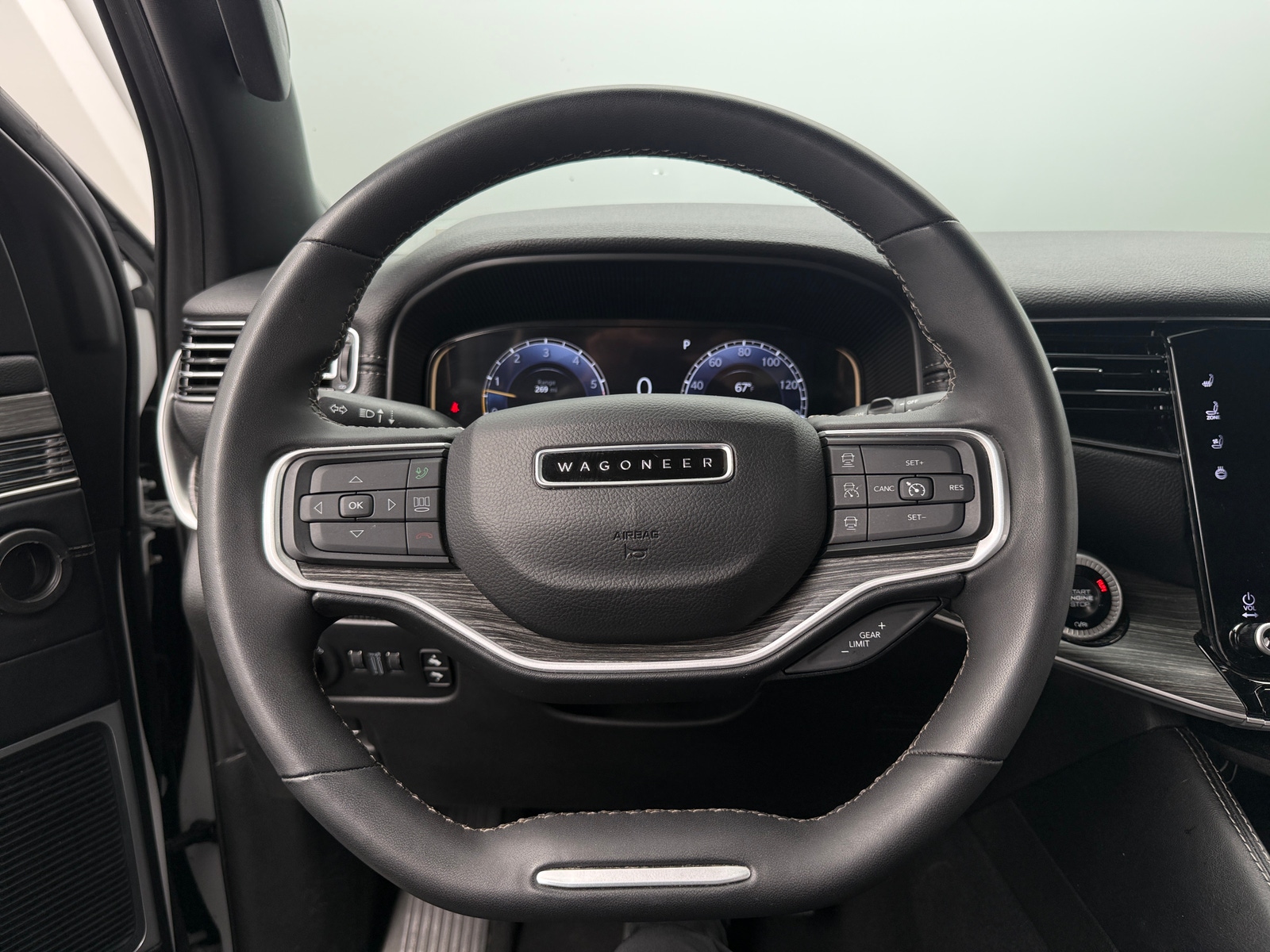 Thumbnail: 2024 Jeep Wagoneer - 4