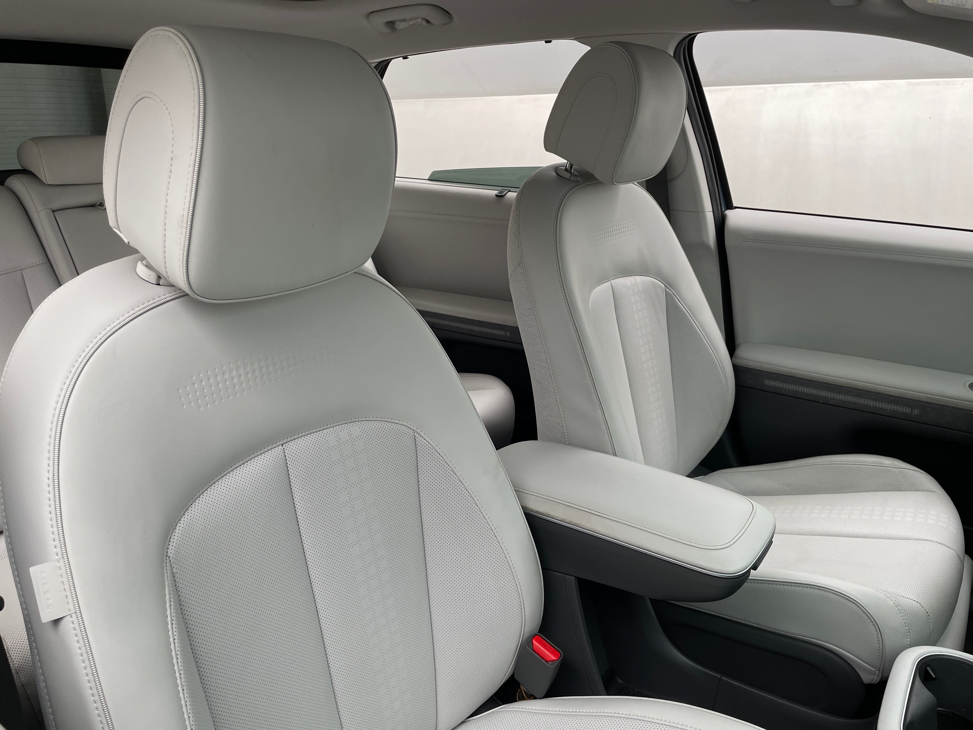 Used 2023 Hyundai IONIQ 5 Limited with VIN KM8KR4AEXPU231468 for sale in Pewaukee, WI