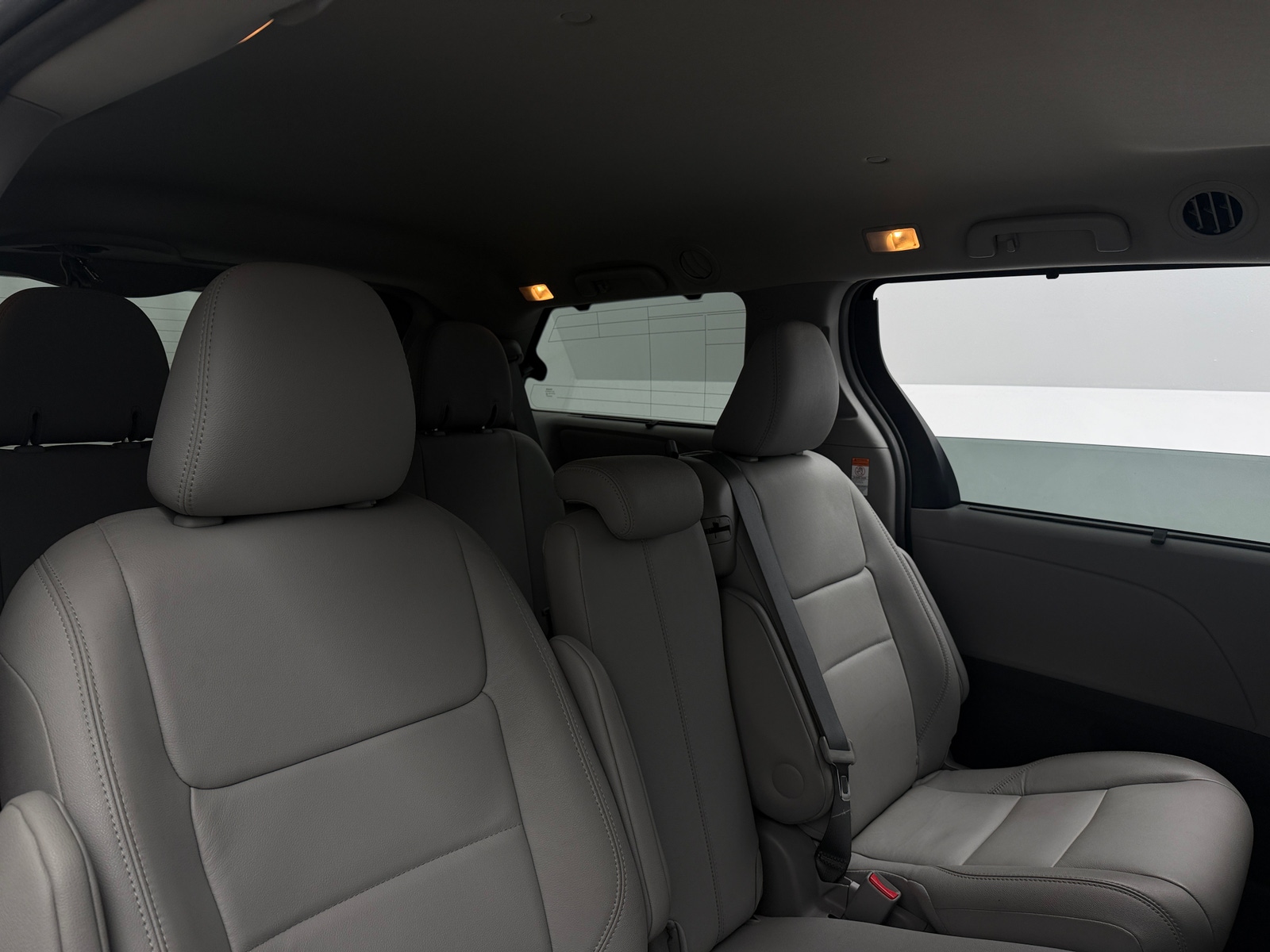 Thumbnail: 2017 Toyota Sienna - 5