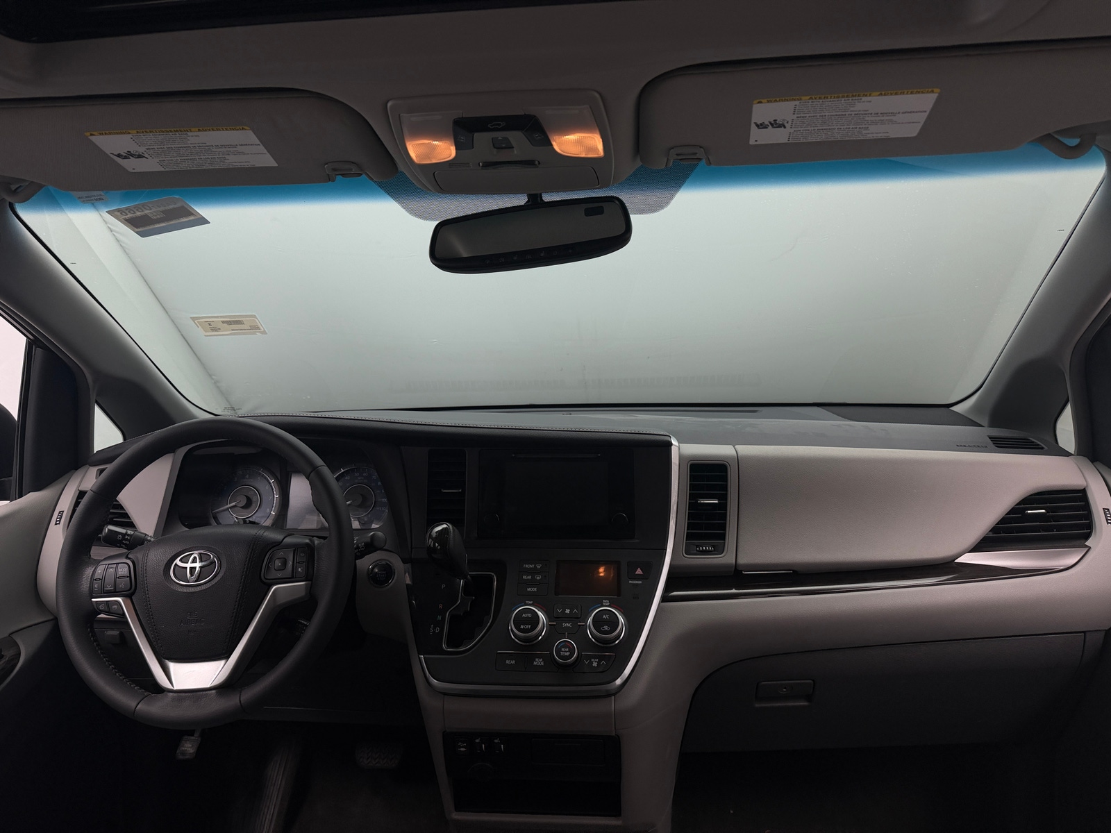 Thumbnail: 2017 Toyota Sienna - 2