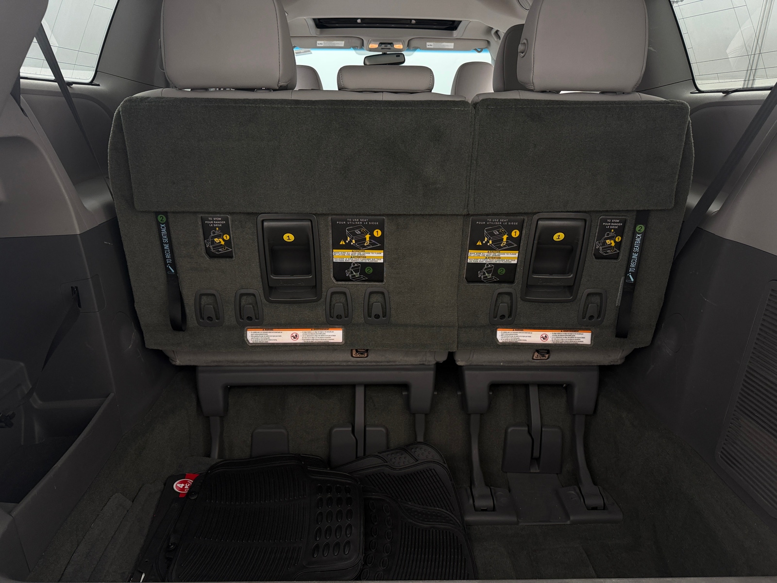 Thumbnail: 2017 Toyota Sienna - 6