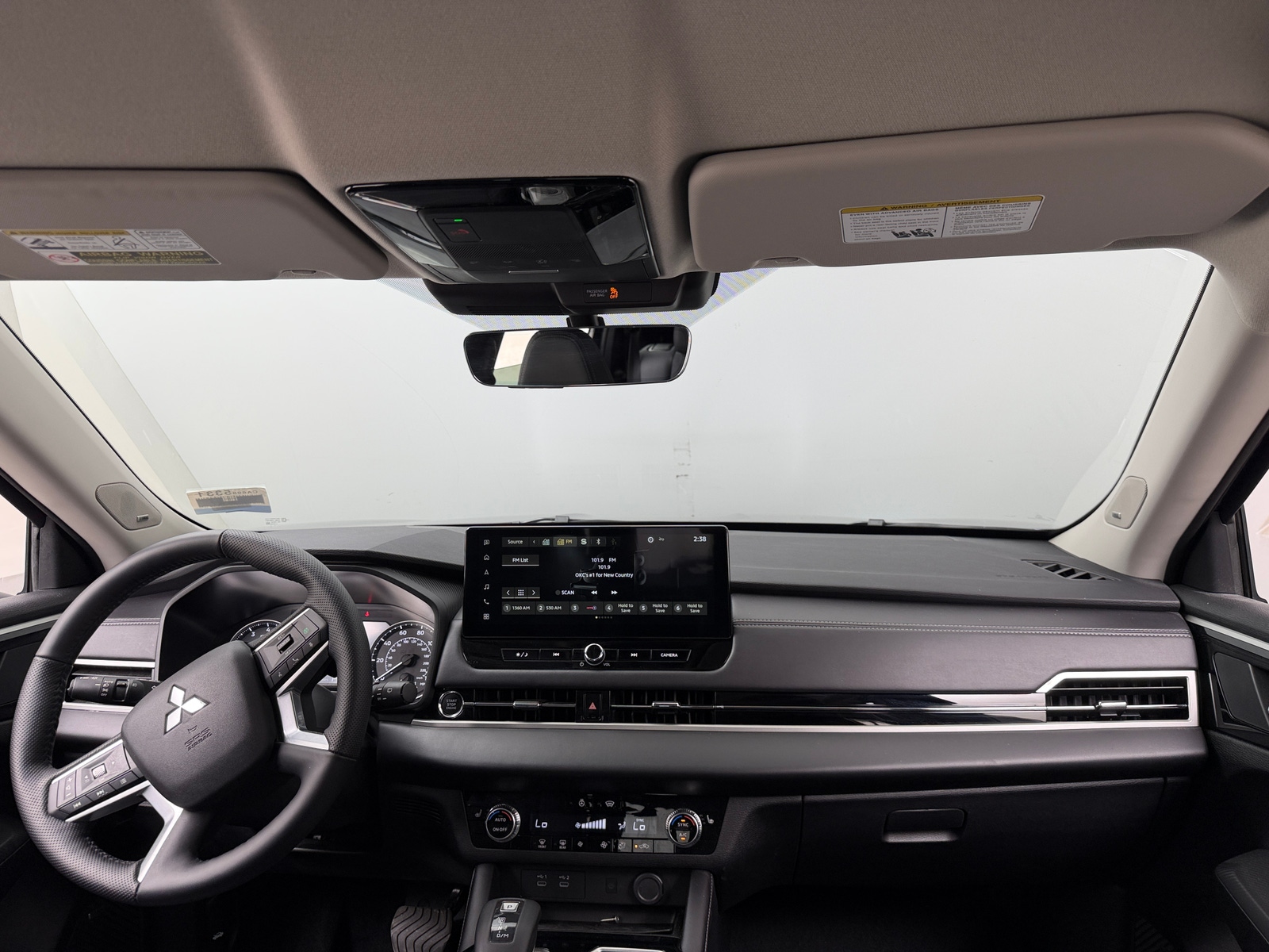 Thumbnail: 2026 Mitsubishi Outlander - 3
