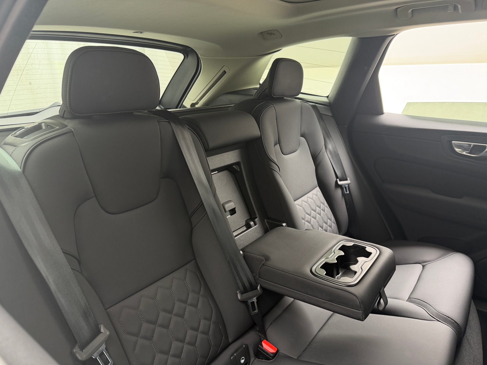 Thumbnail: 2026 Volvo XC60 - 5