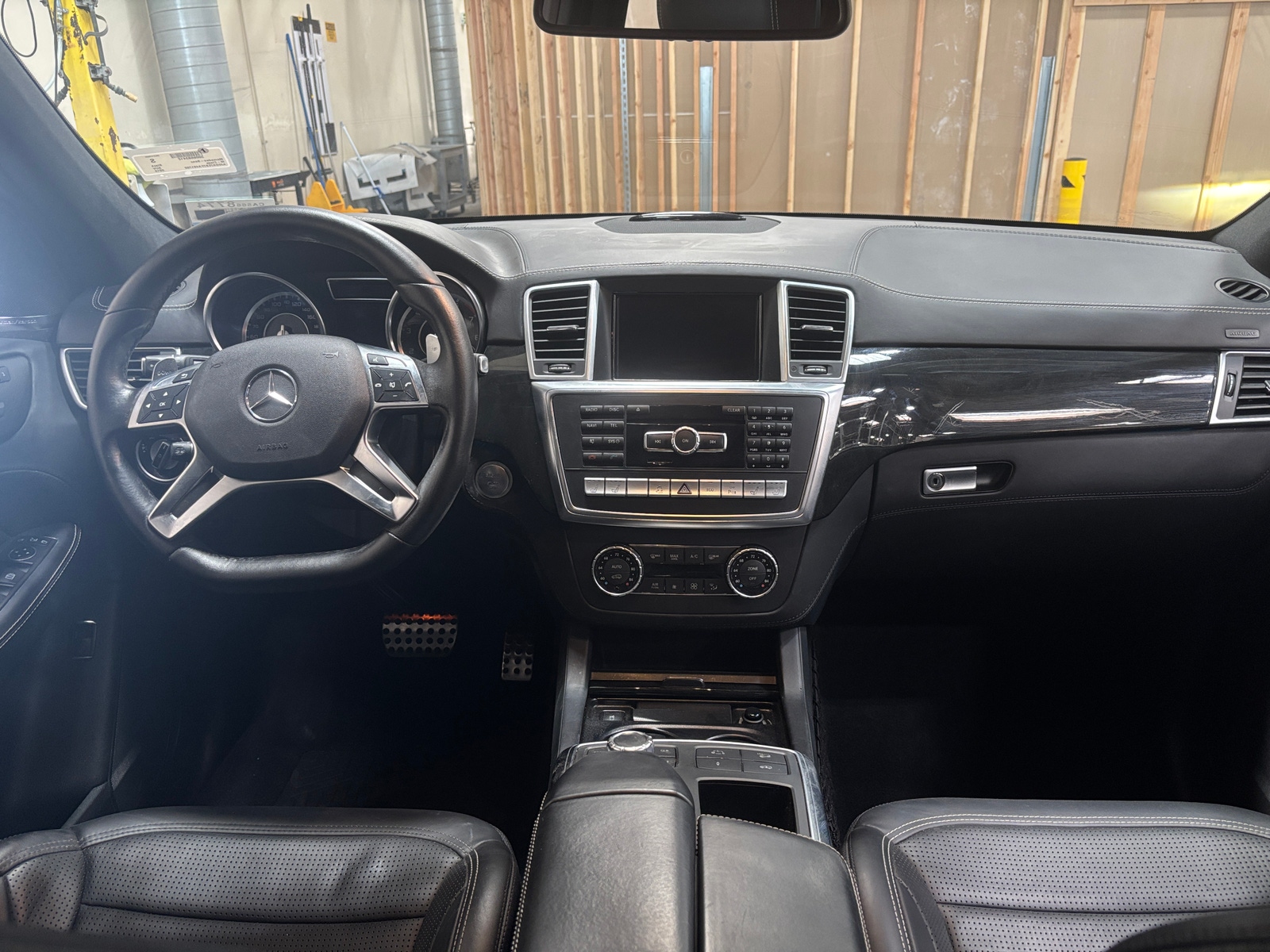 Thumbnail: 2015 Mercedes-Benz M-Class - 2