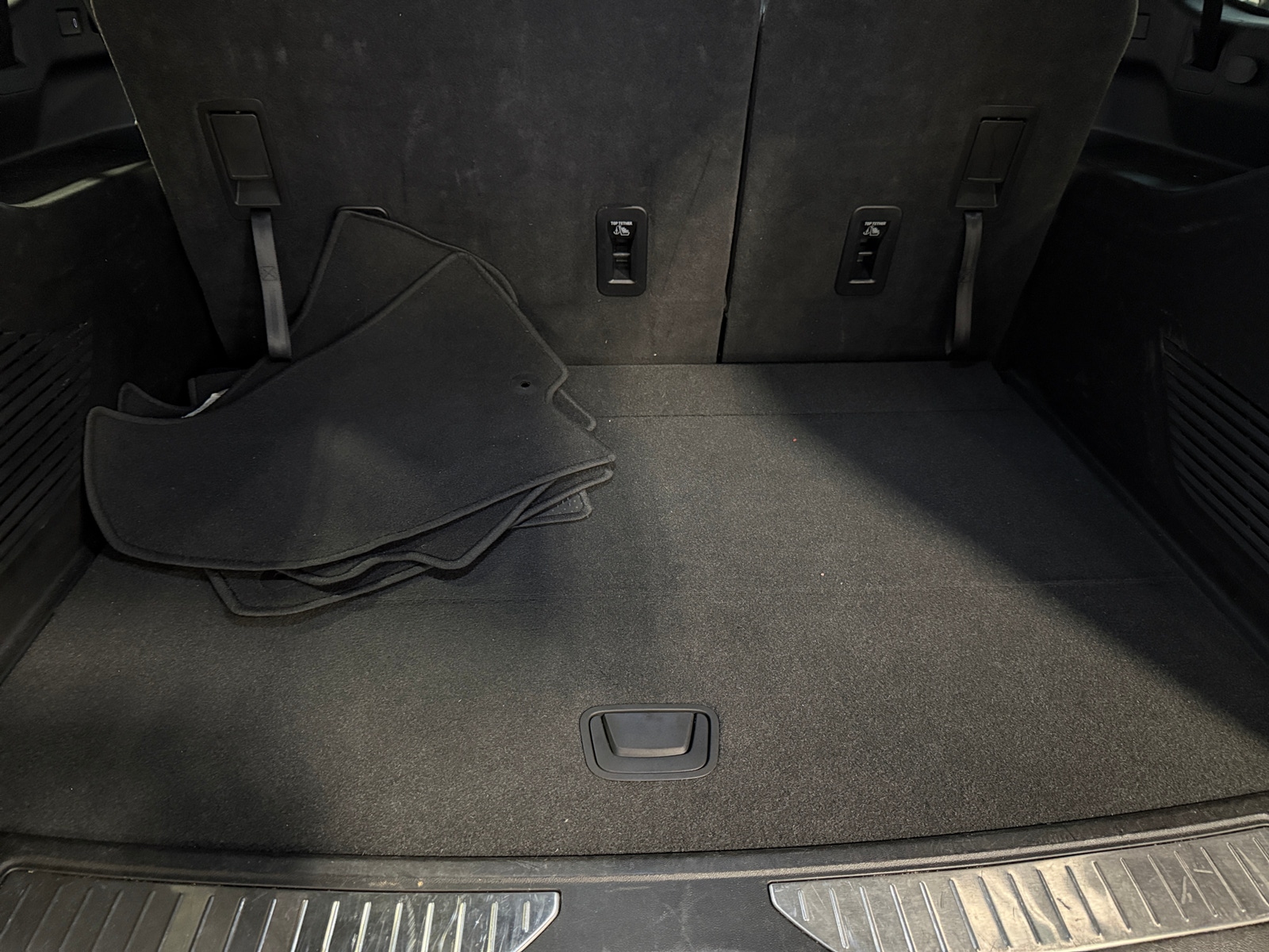 Thumbnail: 2025 Chevrolet Suburban - 6