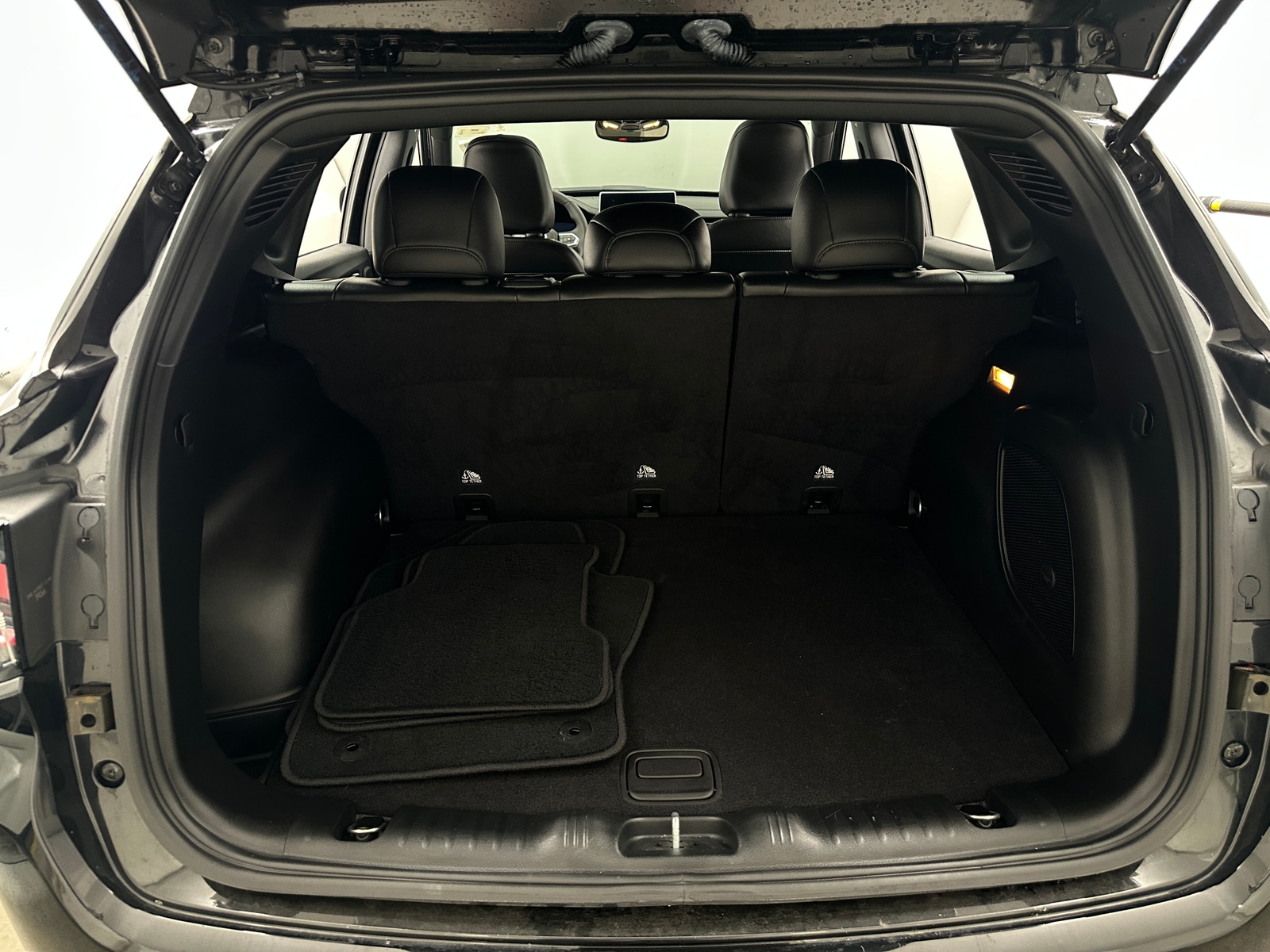 Thumbnail: 2023 Jeep Compass - 6