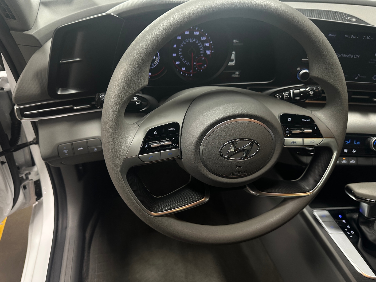 Thumbnail: 2022 Hyundai Elantra - 5