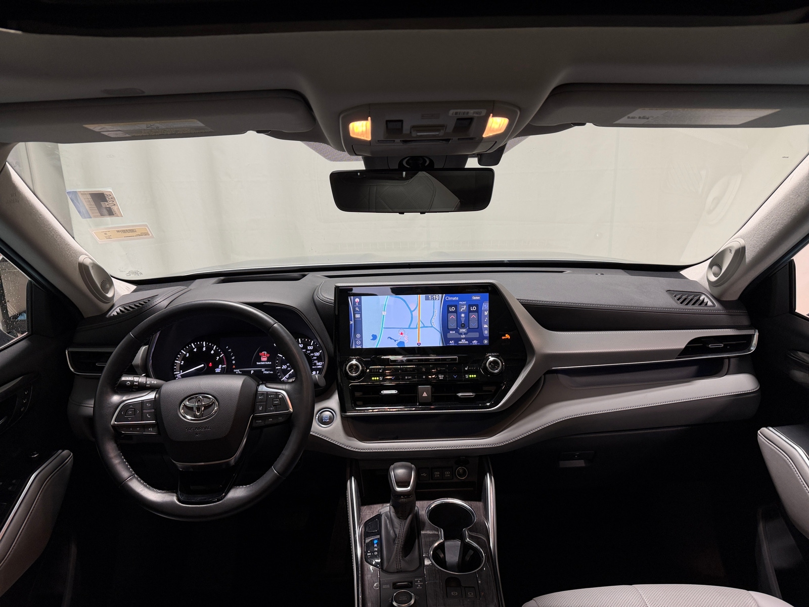 Thumbnail: 2020 Toyota Highlander - 2