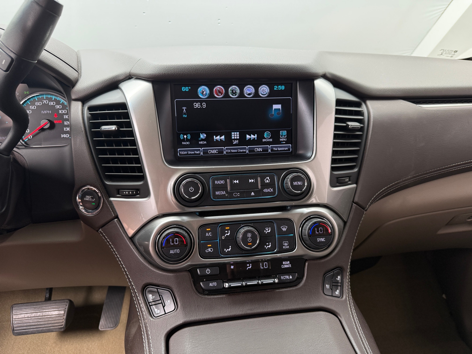 Thumbnail: 2018 Chevrolet Suburban - 3