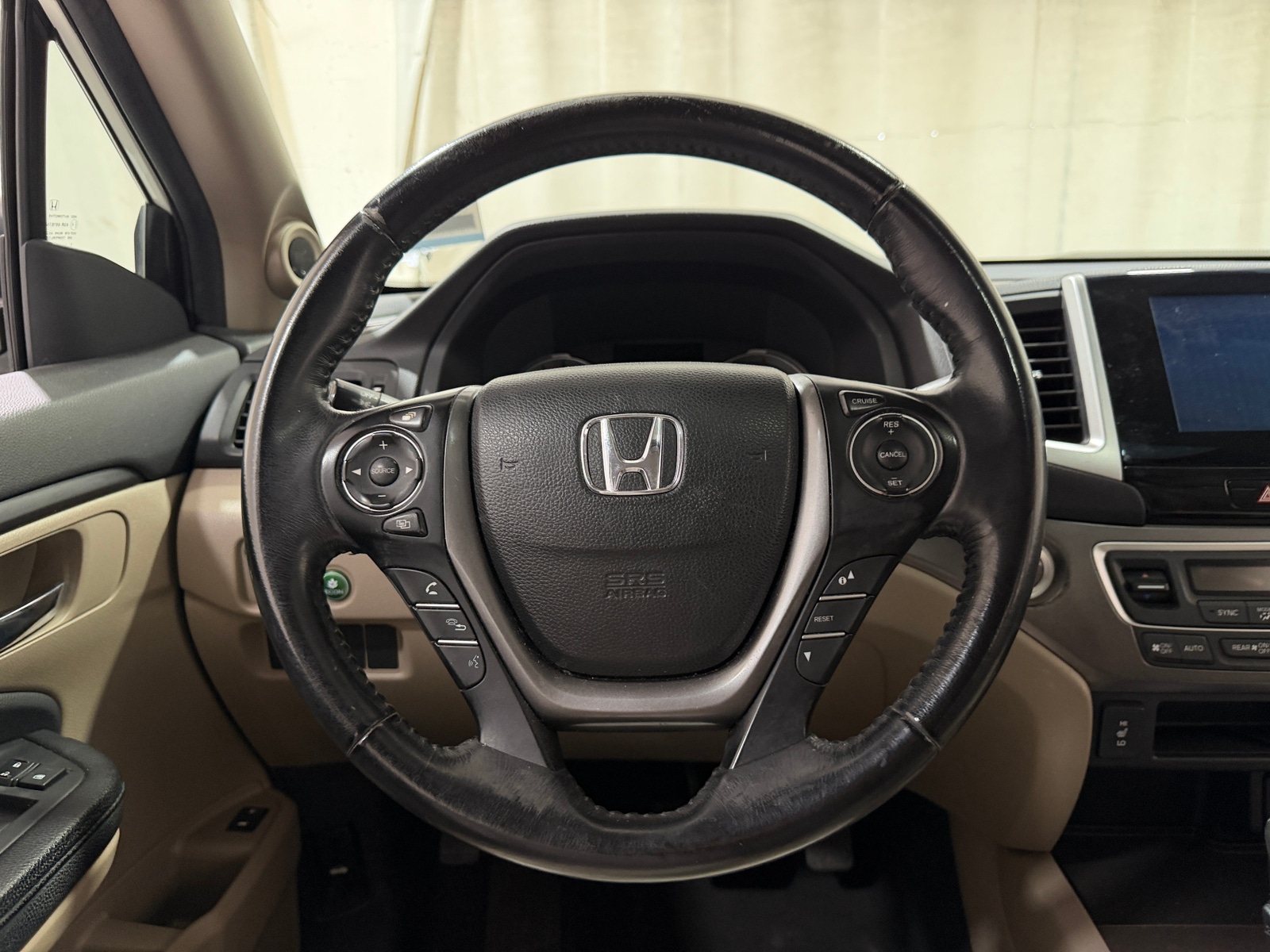 Thumbnail: 2016 Honda Pilot - 4