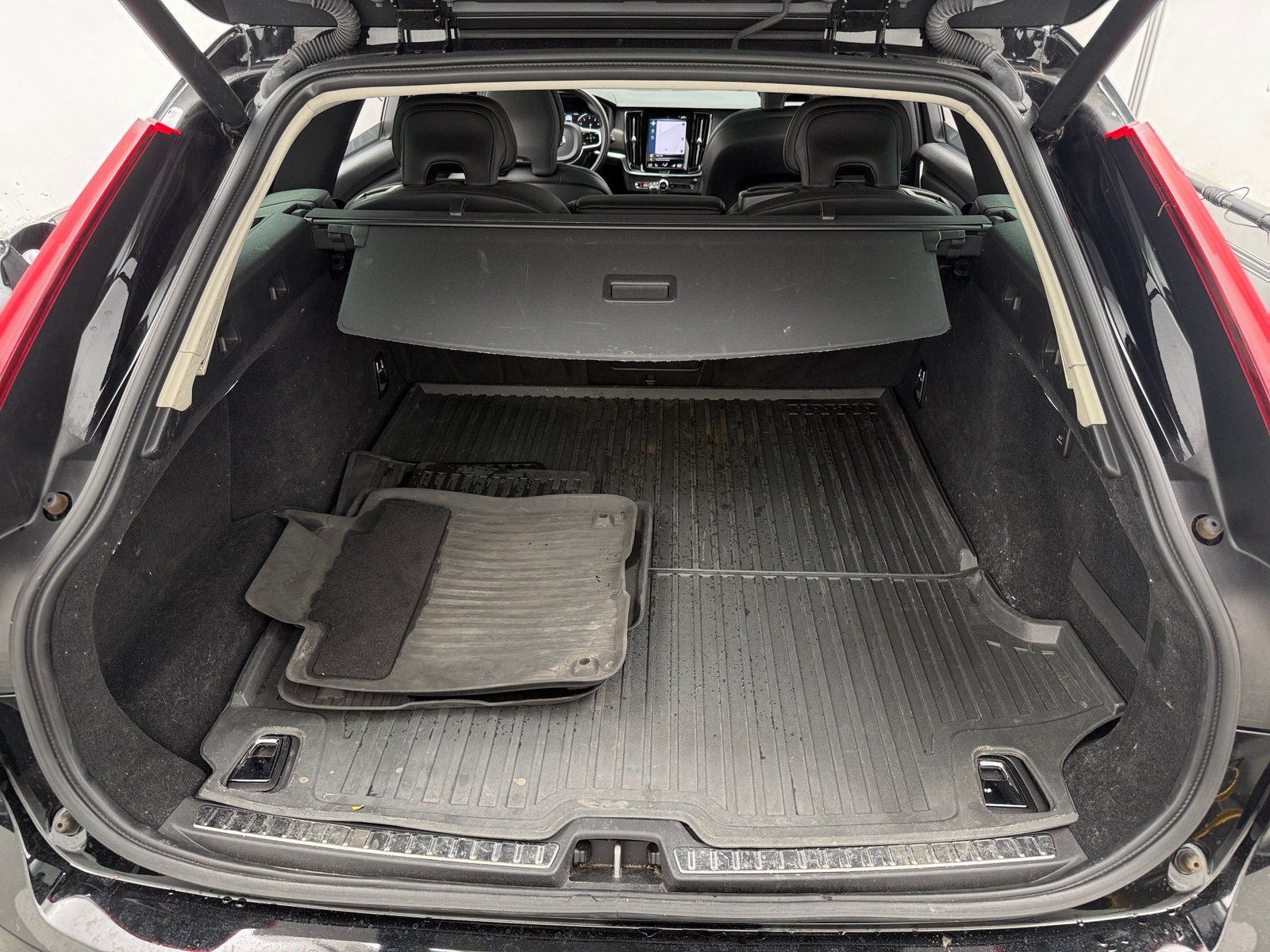 Thumbnail: 2020 Volvo V90 - 6
