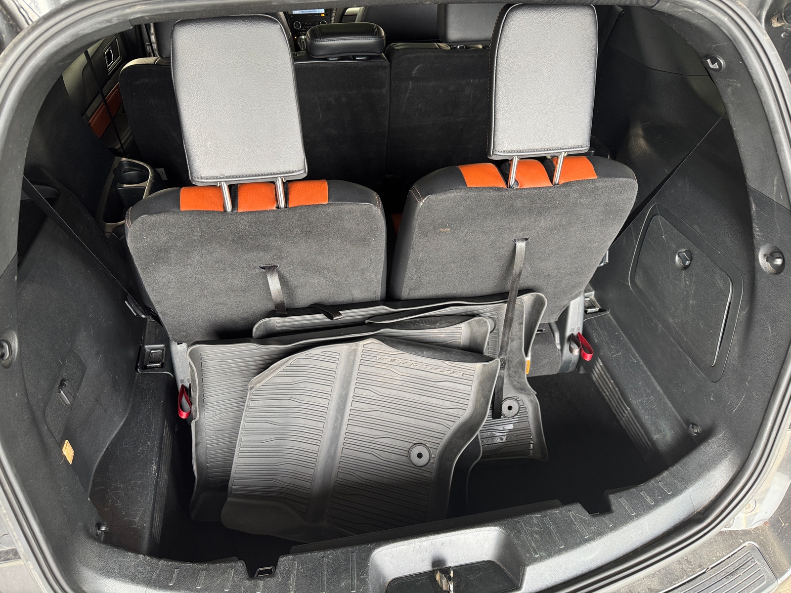 Thumbnail: 2019 Ford Explorer - 6