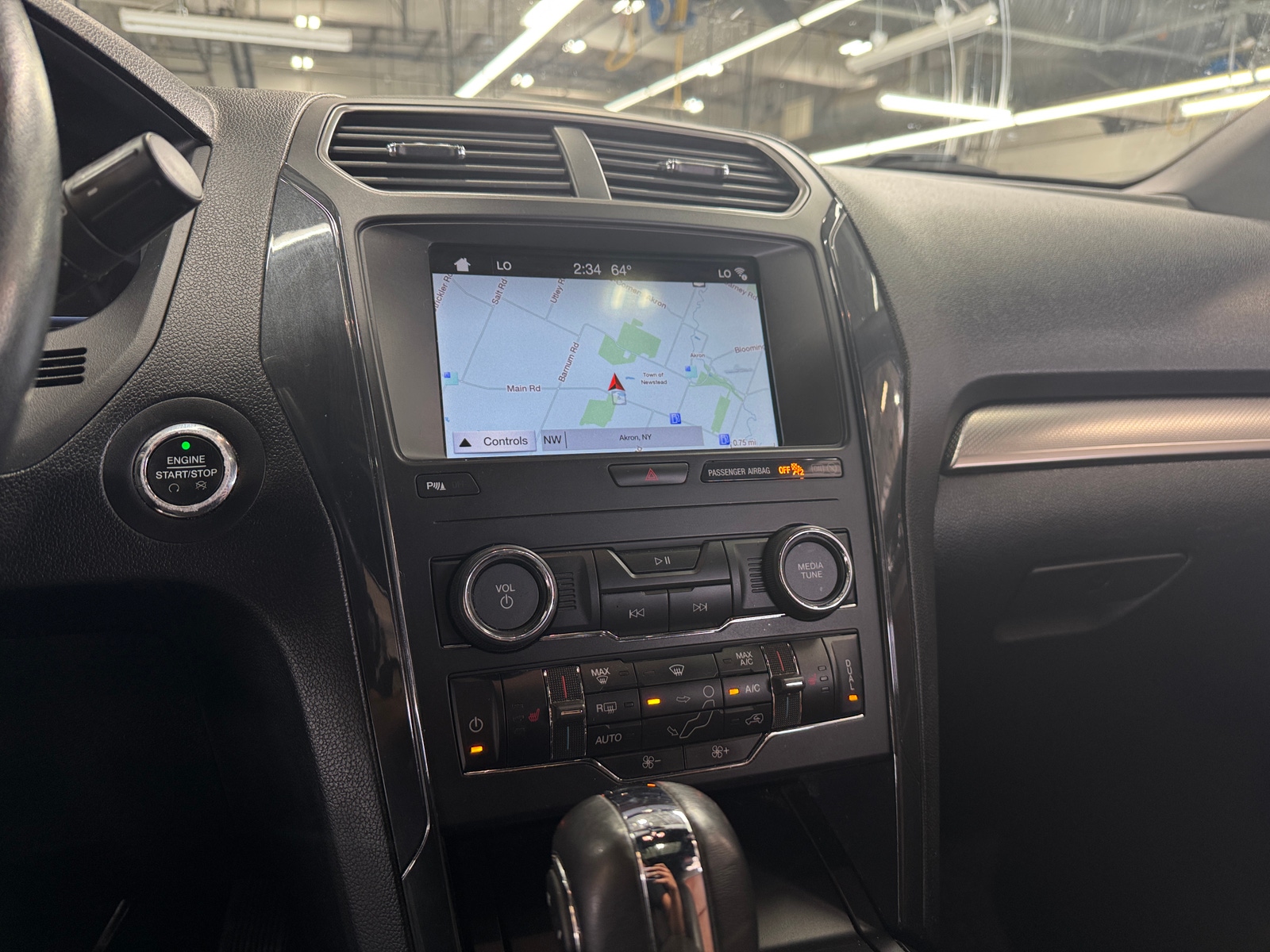 Thumbnail: 2019 Ford Explorer - 3