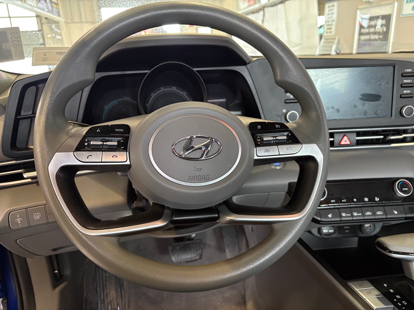 Thumbnail: 2023 Hyundai Elantra - 5