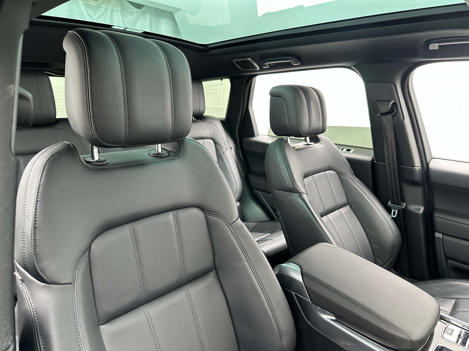 Thumbnail: 2021 Land Rover Range Rover Sport - 2
