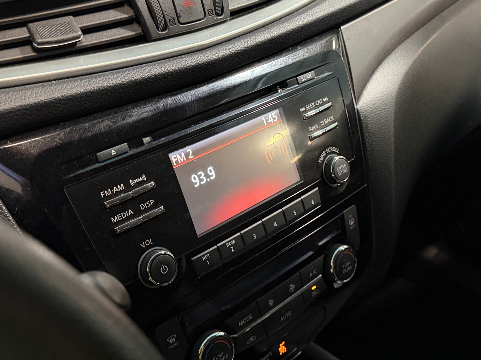 Thumbnail: 2016 Nissan Rogue - 4