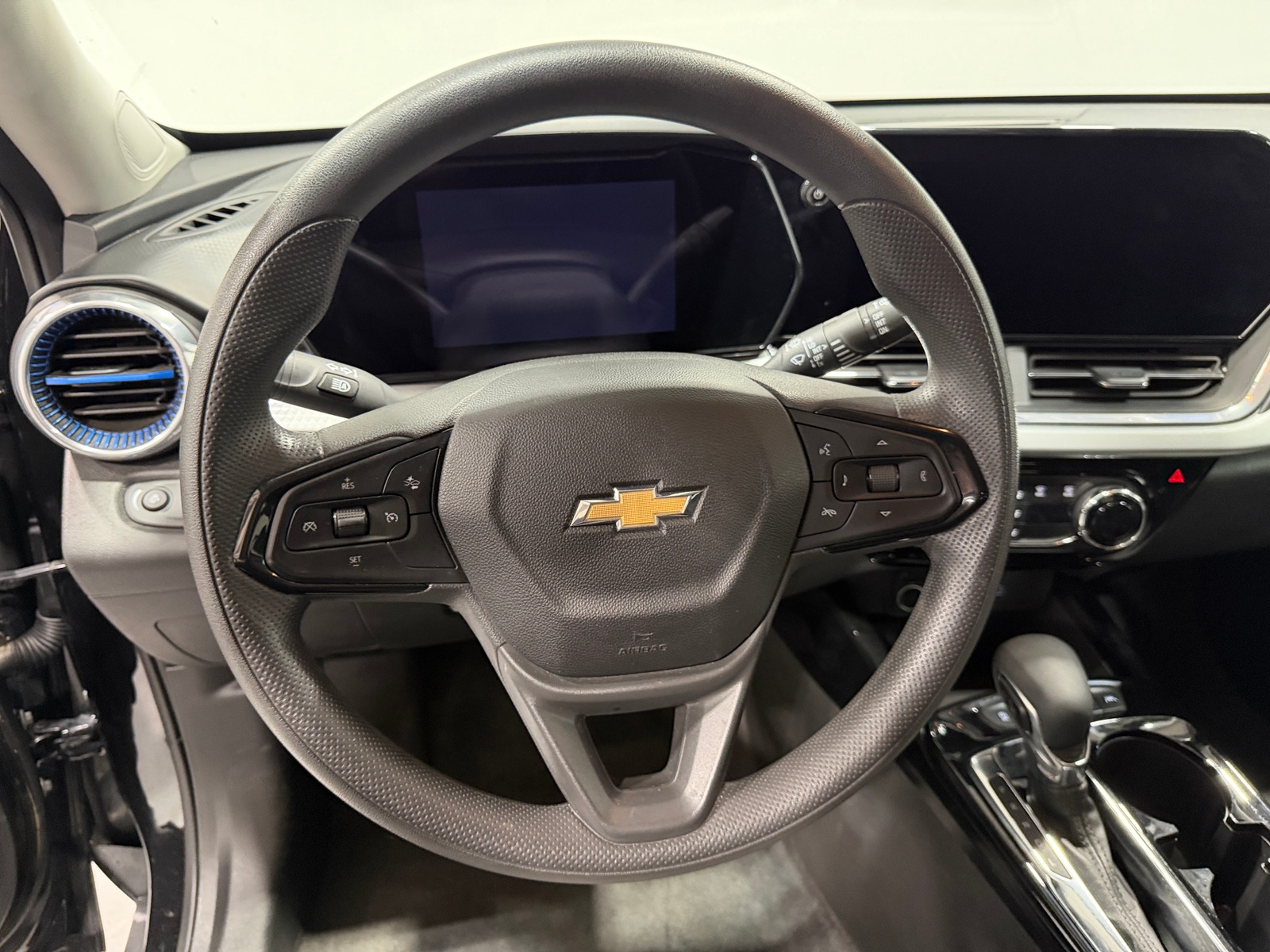 Thumbnail: 2025 Chevrolet Trax - 4