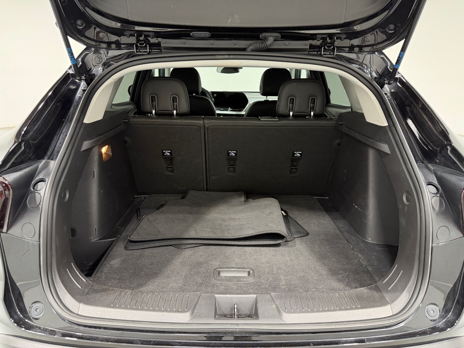 Thumbnail: 2025 Chevrolet Trax - 6