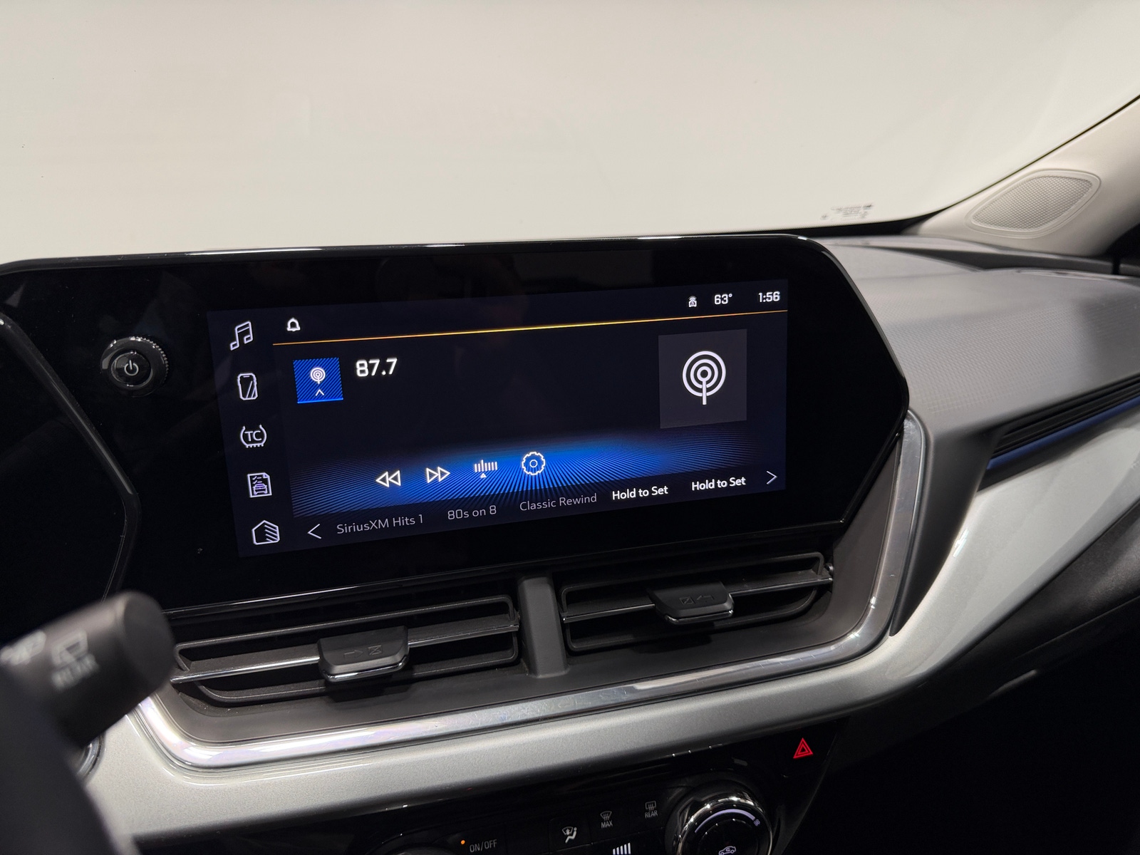 Thumbnail: 2025 Chevrolet Trax - 3