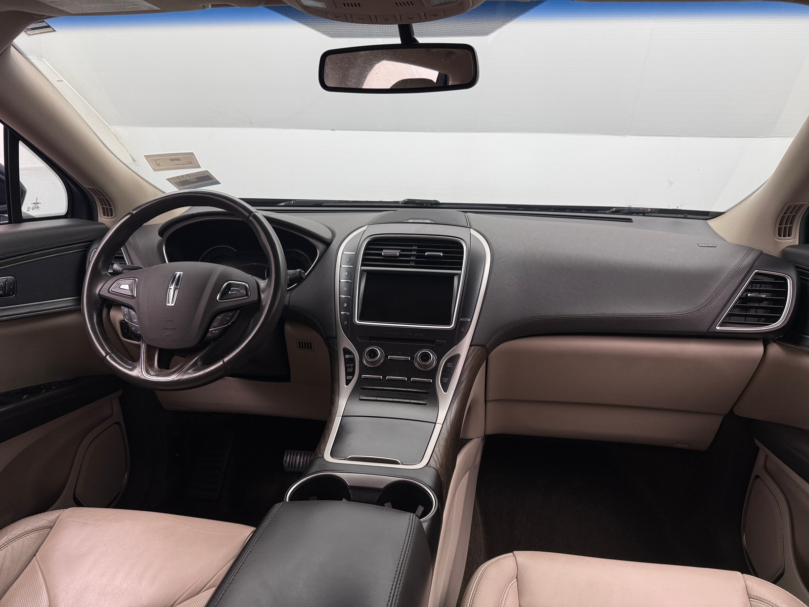 Thumbnail: 2017 Lincoln MKX - 2