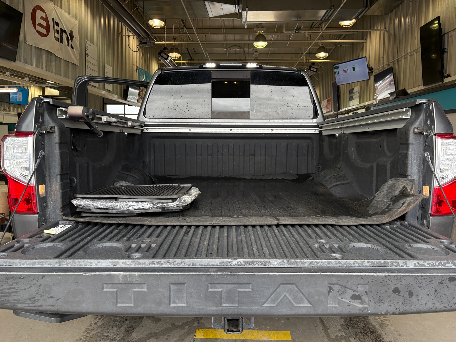 Thumbnail: 2021 Nissan Titan - 7