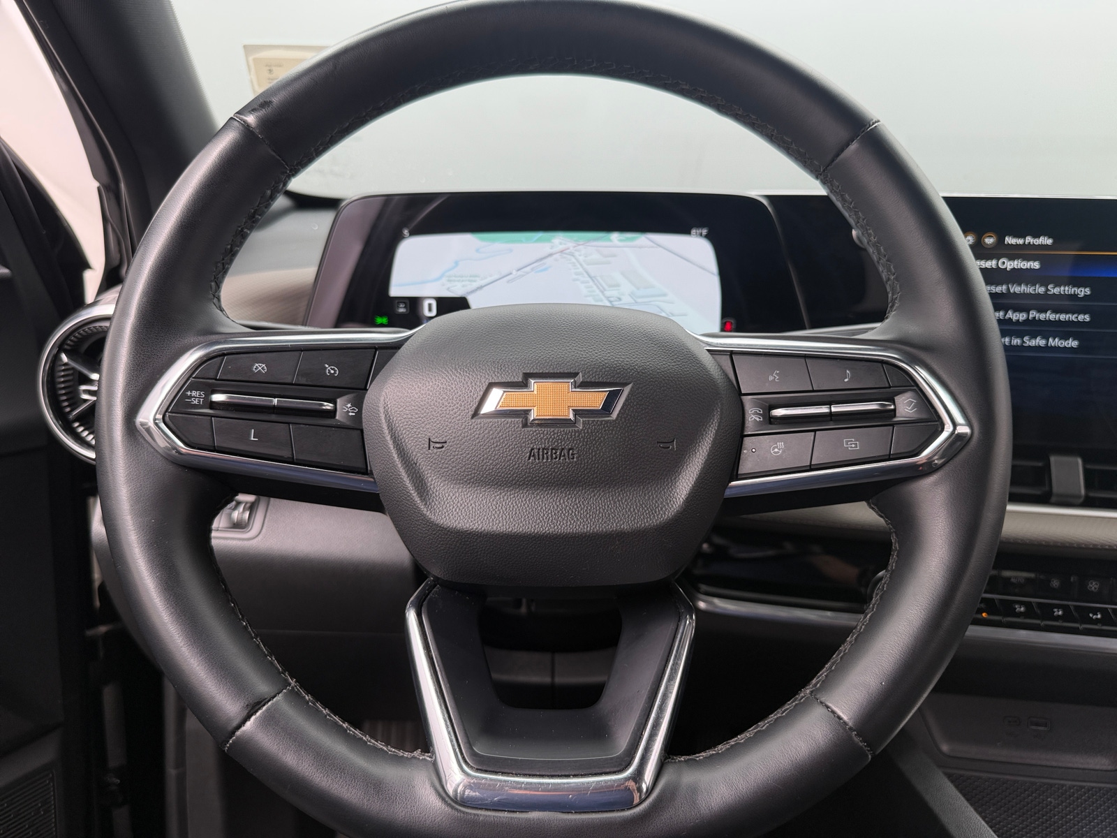 Thumbnail: 2025 Chevrolet Equinox - 4