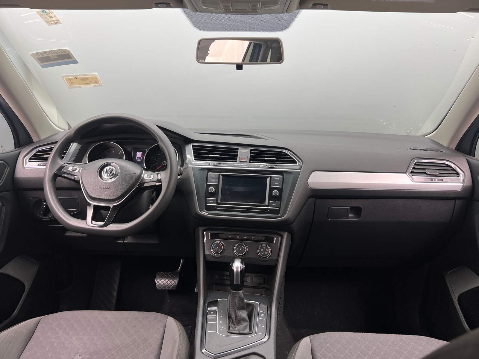 Thumbnail: 2020 Volkswagen Tiguan - 3