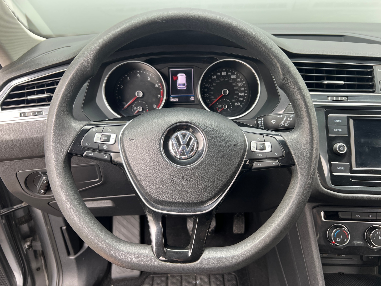 Thumbnail: 2020 Volkswagen Tiguan - 5