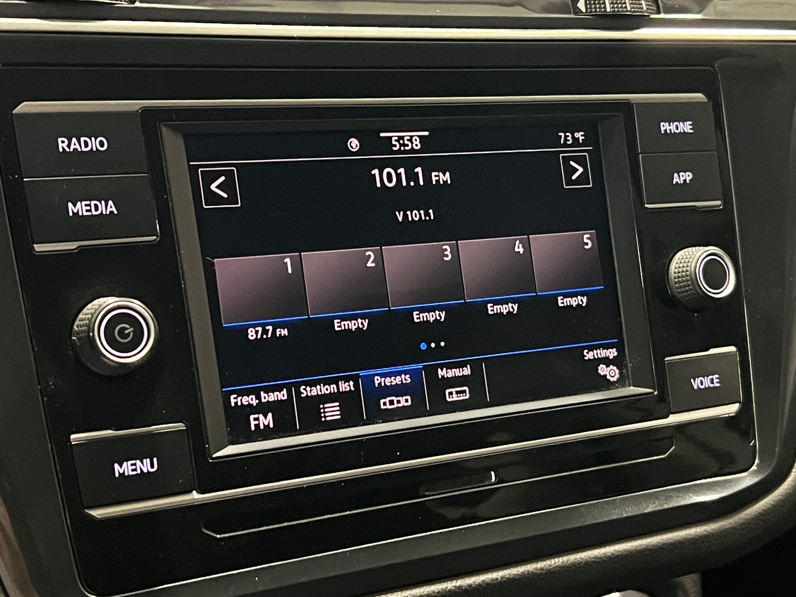 Thumbnail: 2020 Volkswagen Tiguan - 4