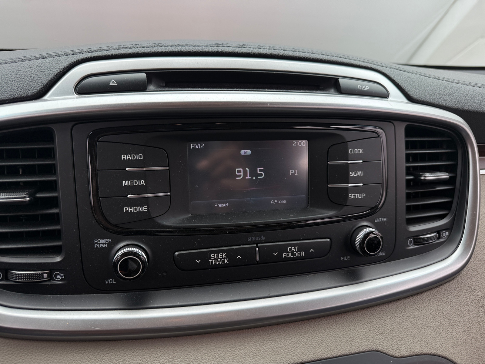 Thumbnail: 2016 Kia Sorento - 4