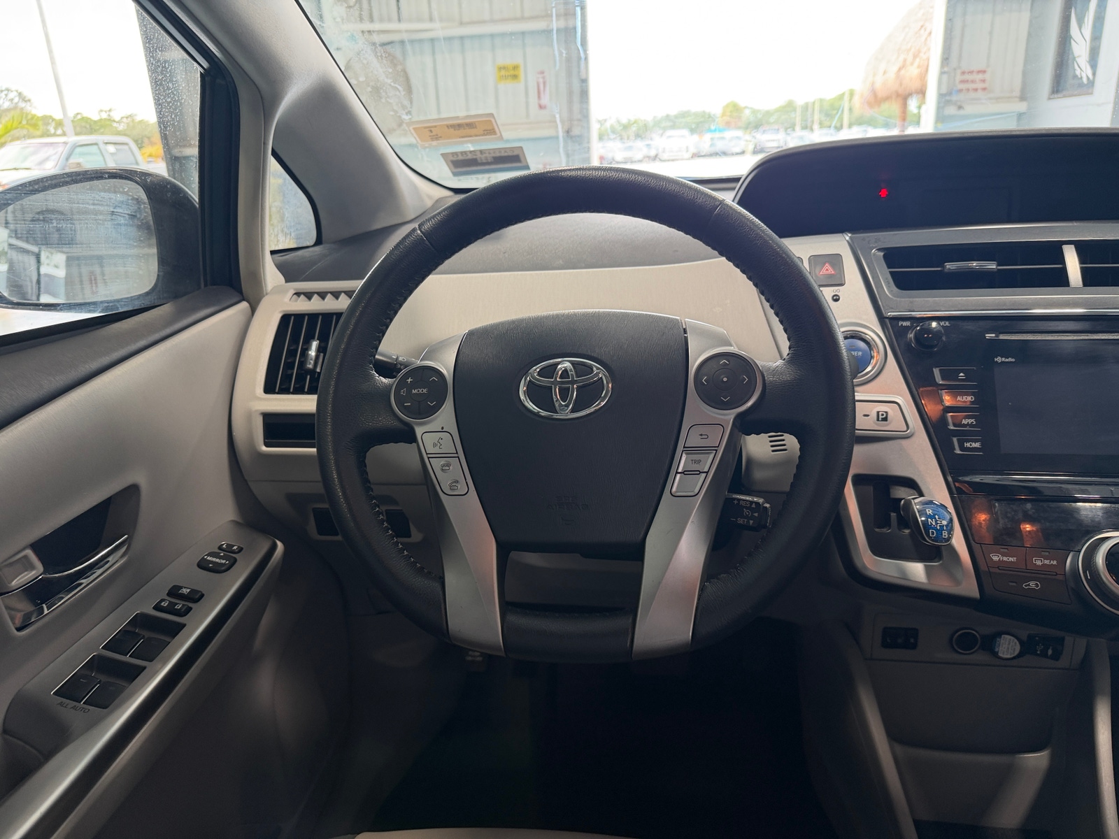 Thumbnail: 2015 Toyota Prius v - 4