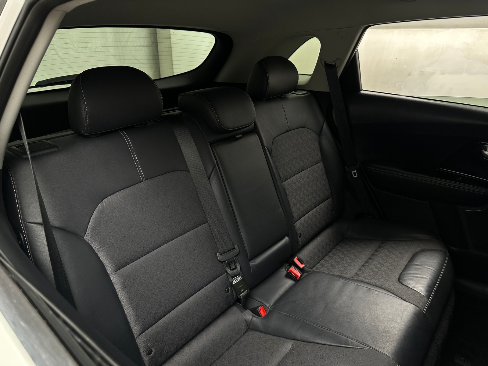 Thumbnail: 2017 Kia Niro - 5