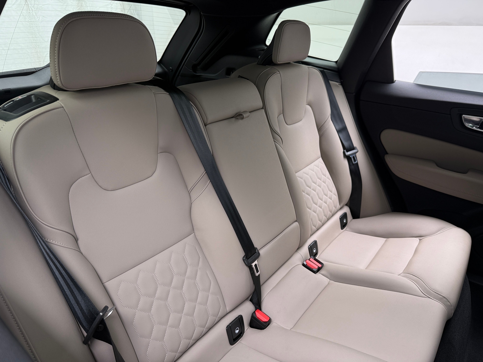 Thumbnail: 2026 Volvo XC60 - 5