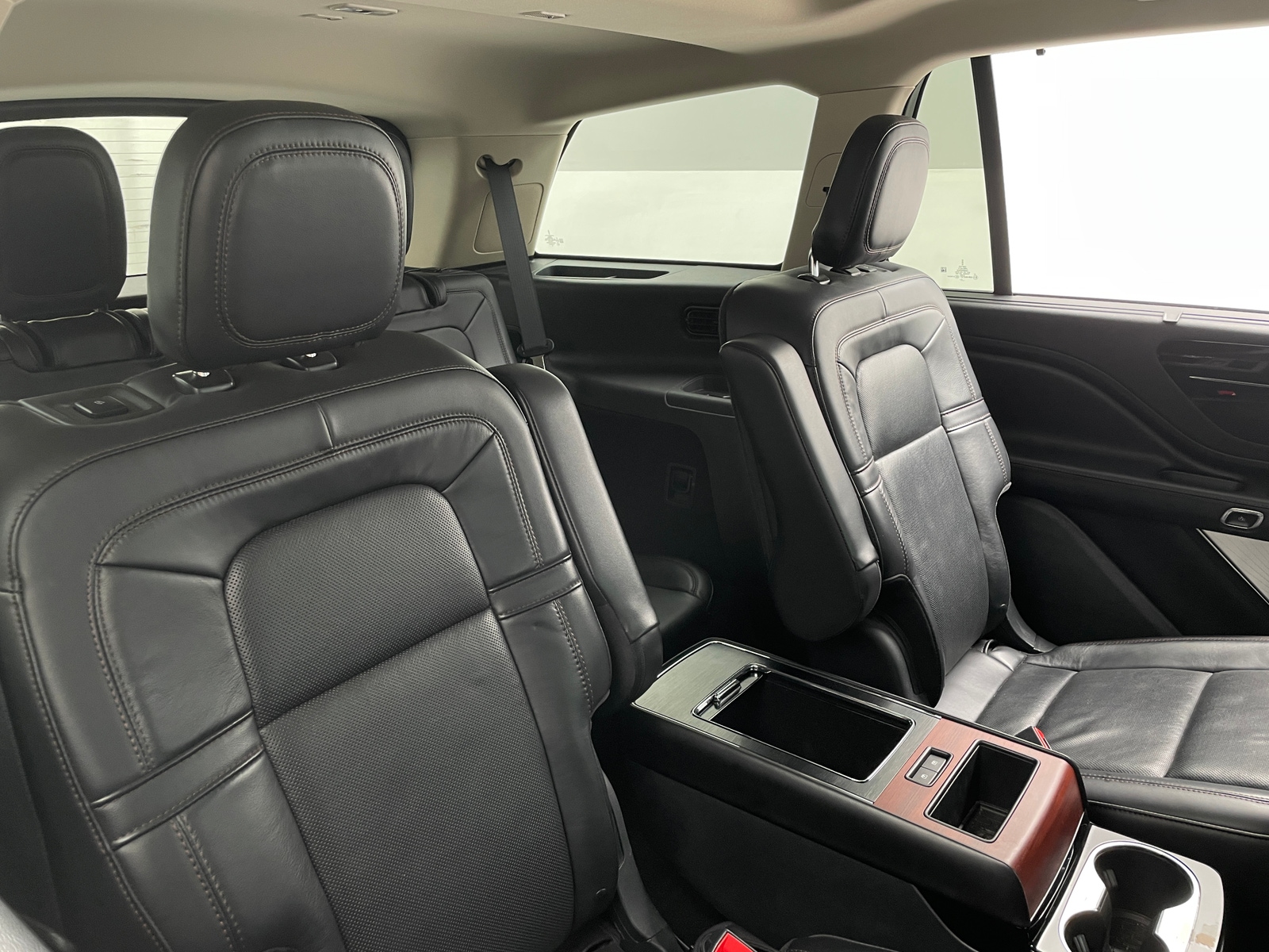 Thumbnail: 2021 Lincoln Aviator - 5