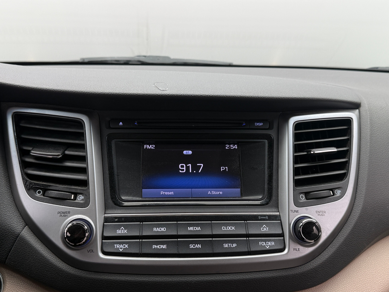 Thumbnail: 2017 Hyundai Tucson - 4