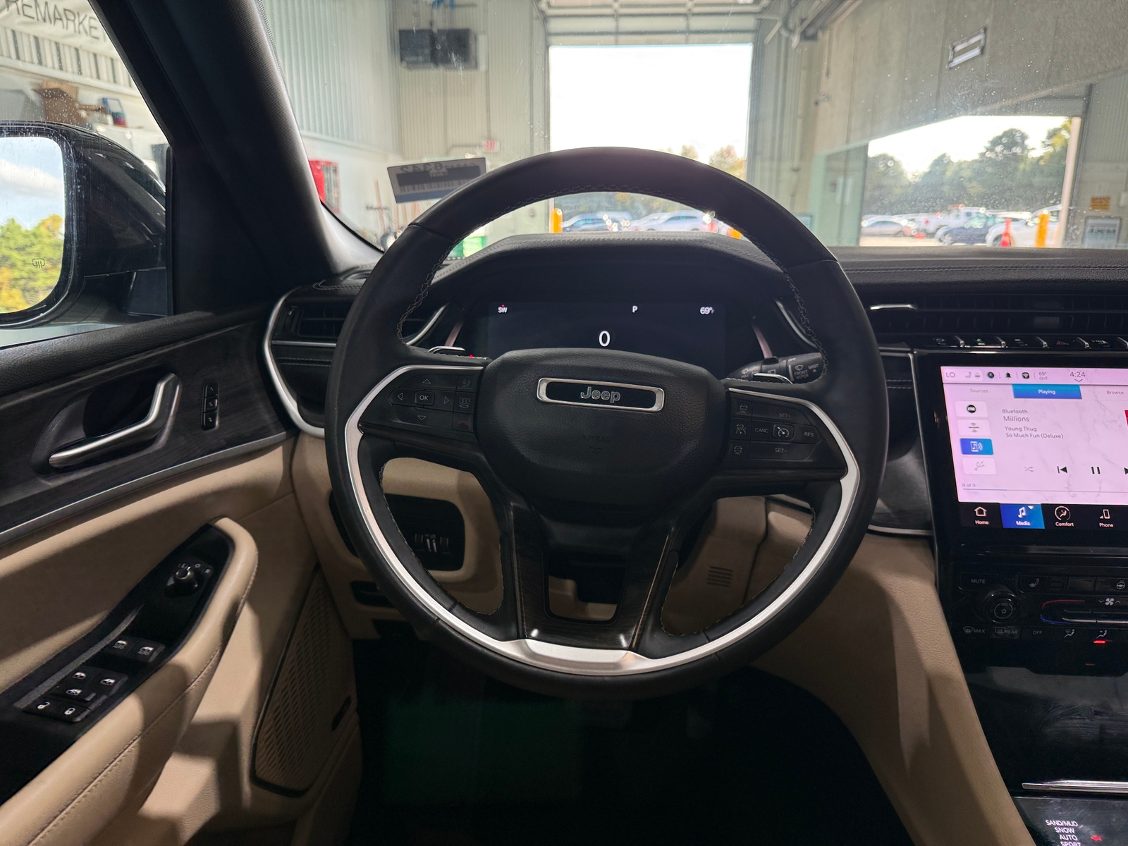 Thumbnail: 2024 Jeep Grand Cherokee L - 4