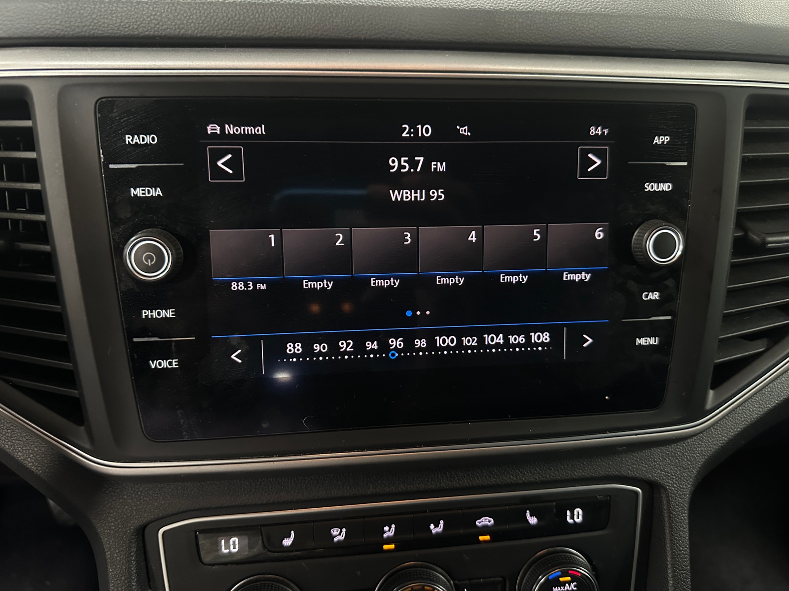 Thumbnail: 2018 Volkswagen Atlas - 4