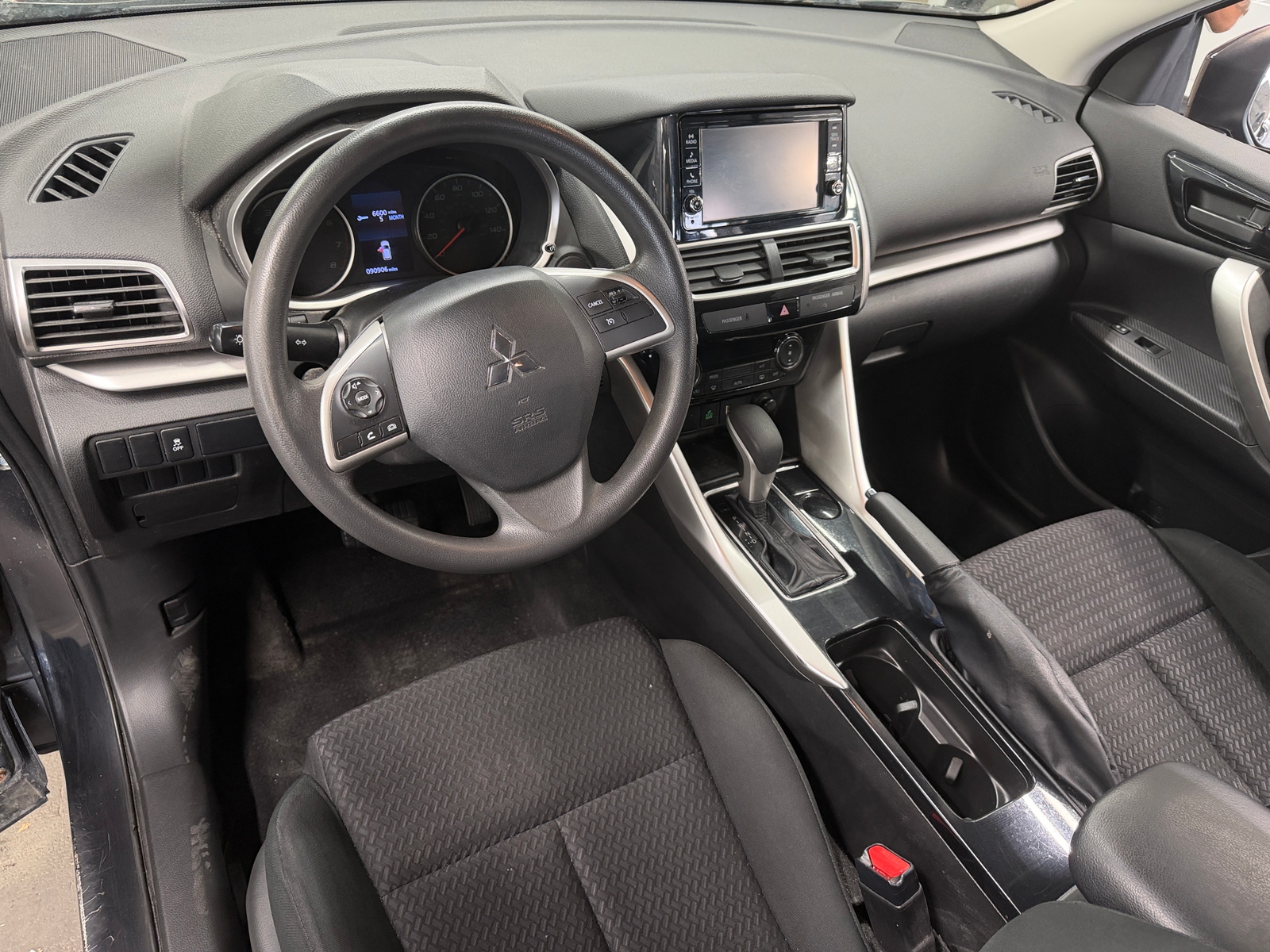 Thumbnail: 2020 Mitsubishi Eclipse Cross - 3