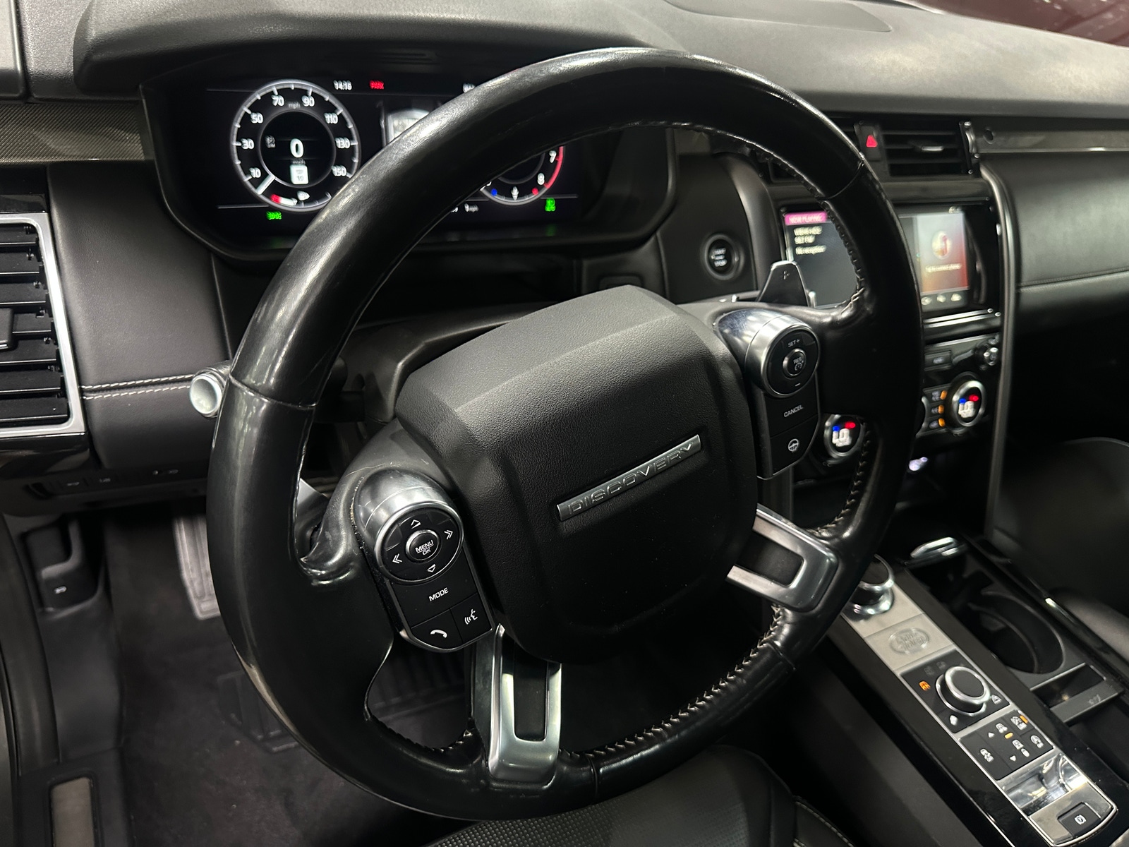 Thumbnail: 2018 Land Rover Discovery - 5