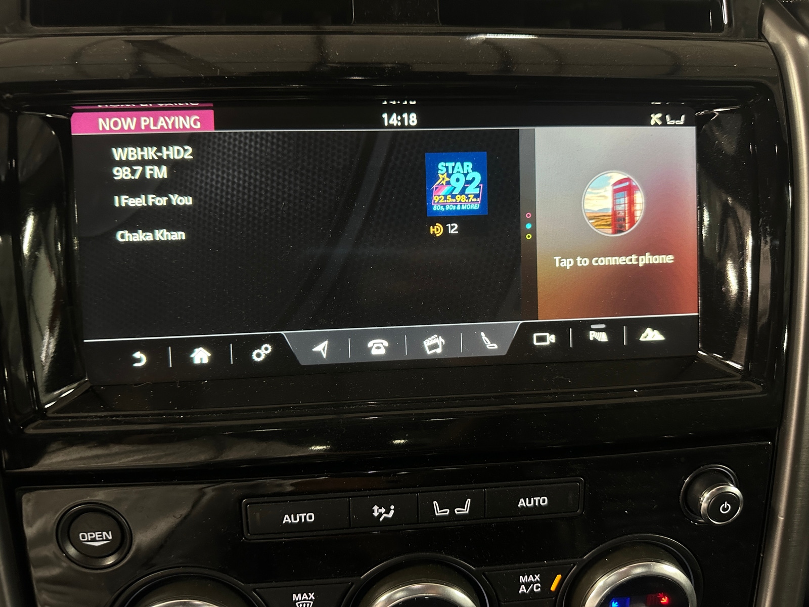 Thumbnail: 2018 Land Rover Discovery - 4
