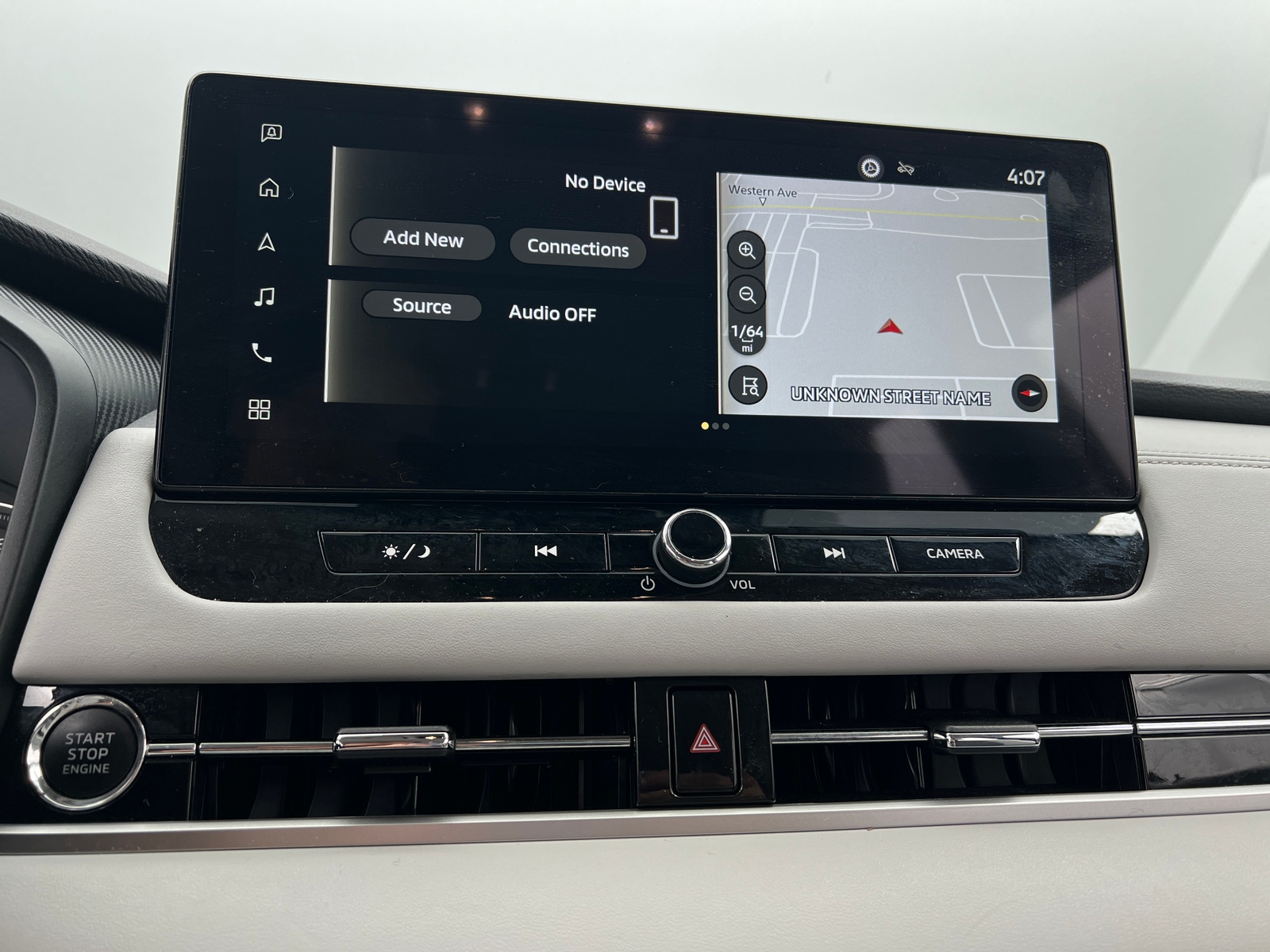 Thumbnail: 2025 Mitsubishi Outlander - 4