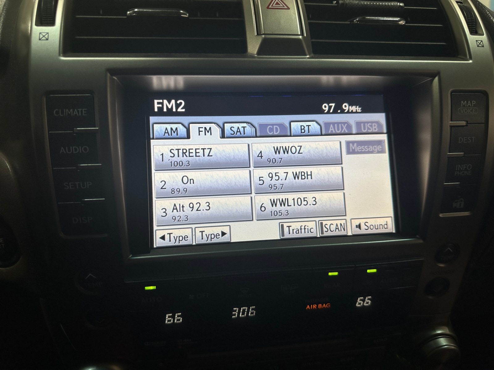 Thumbnail: 2011 Lexus GX - 3