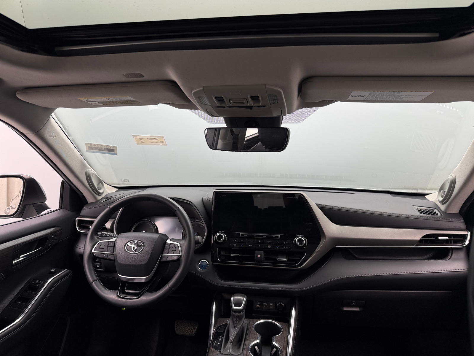 Thumbnail: 2022 Toyota Highlander - 2