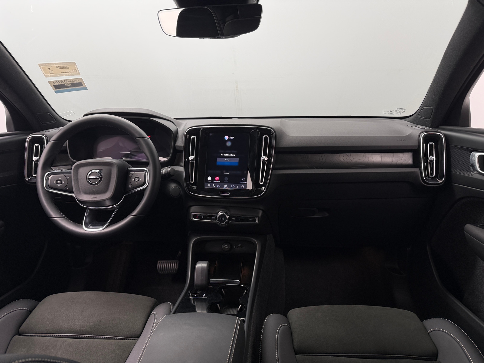 Thumbnail: 2023 Volvo C40 - 2