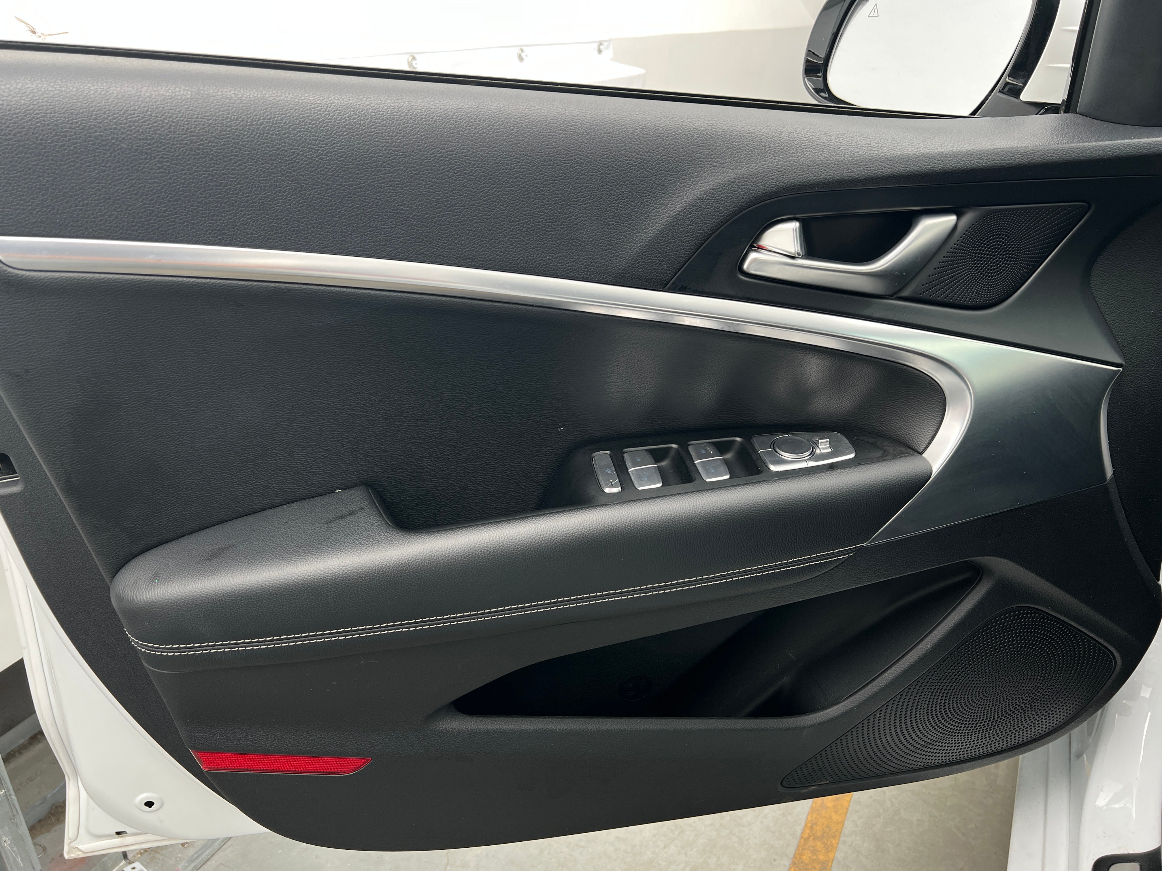 2025 GENESIS G70