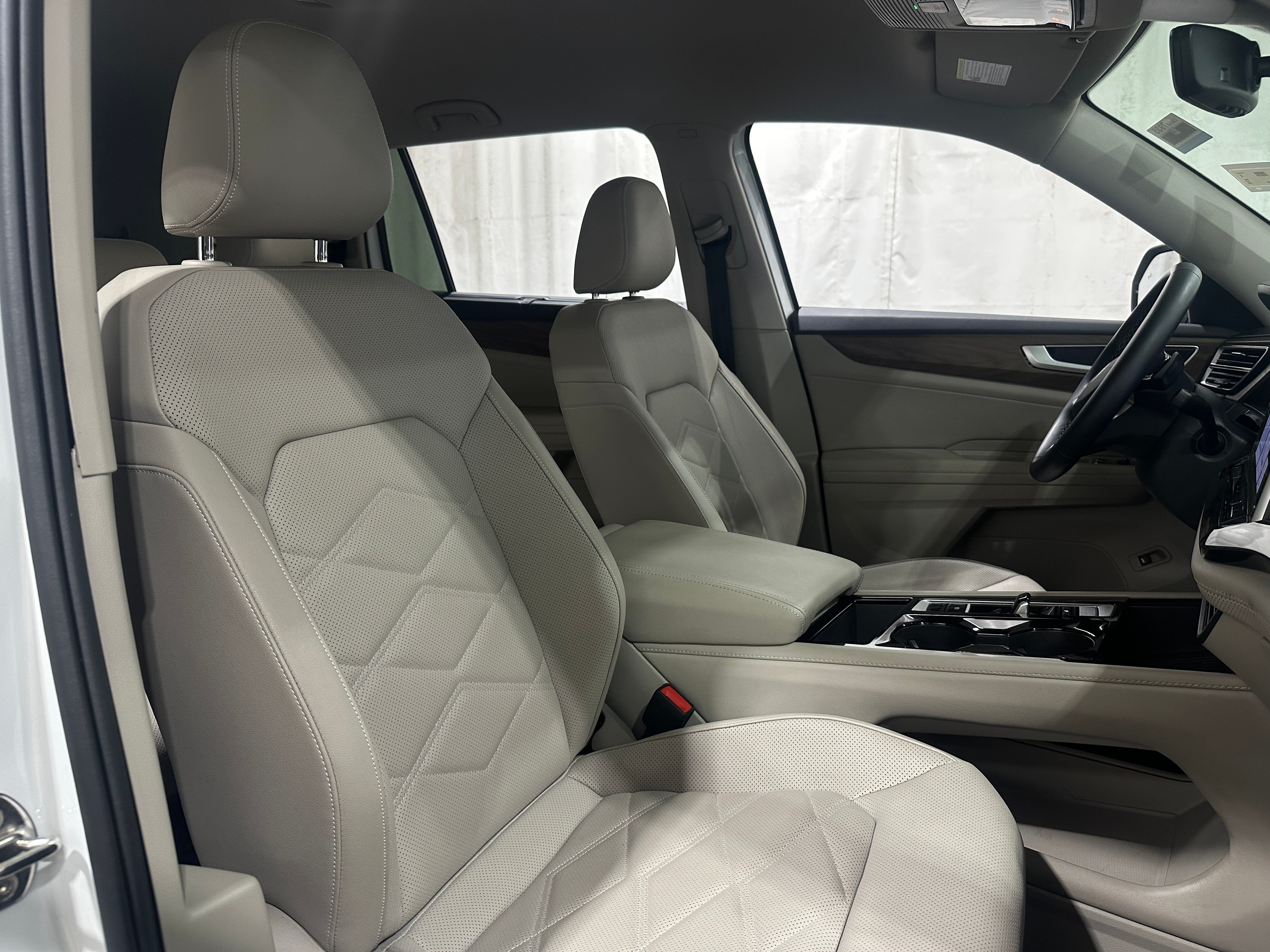 2026 Volkswagen Atlas SE w/Tech