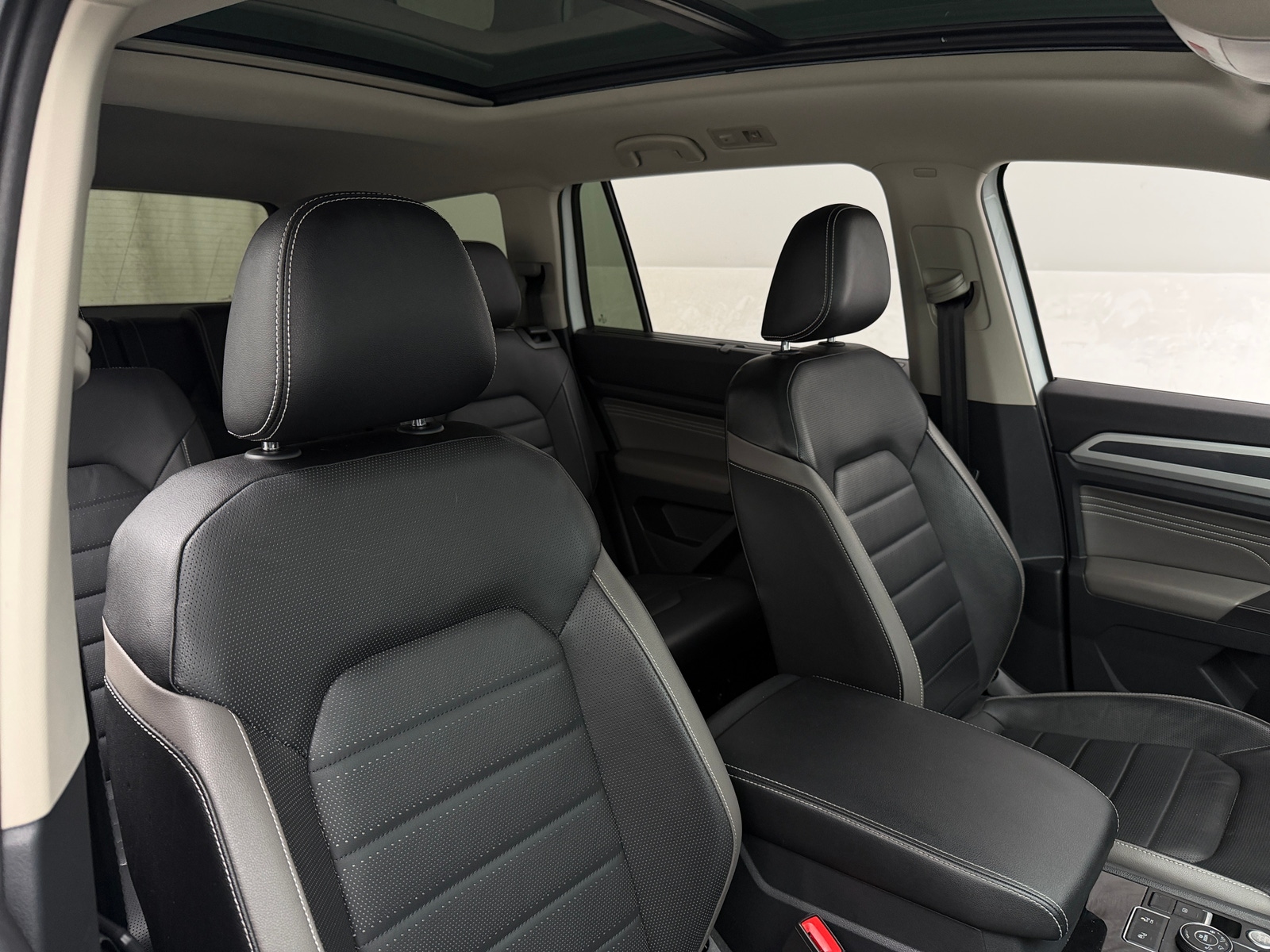 Thumbnail: 2022 Volkswagen Atlas - 2